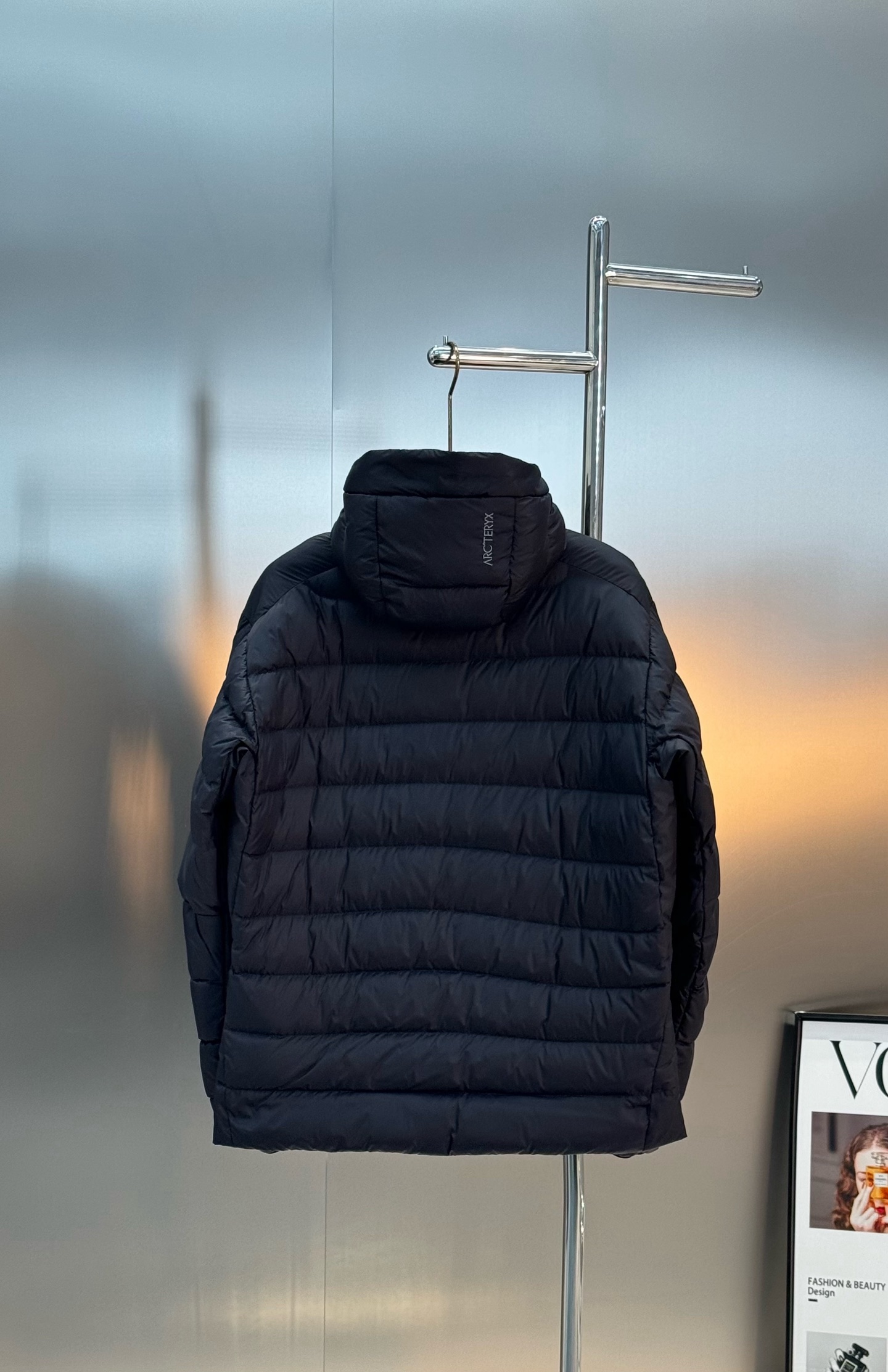 Arc'teryx始祖鸟 Thorium Hoody羽绒服，主打轻量保暖，适合户外和通勤。填充750蓬鹅