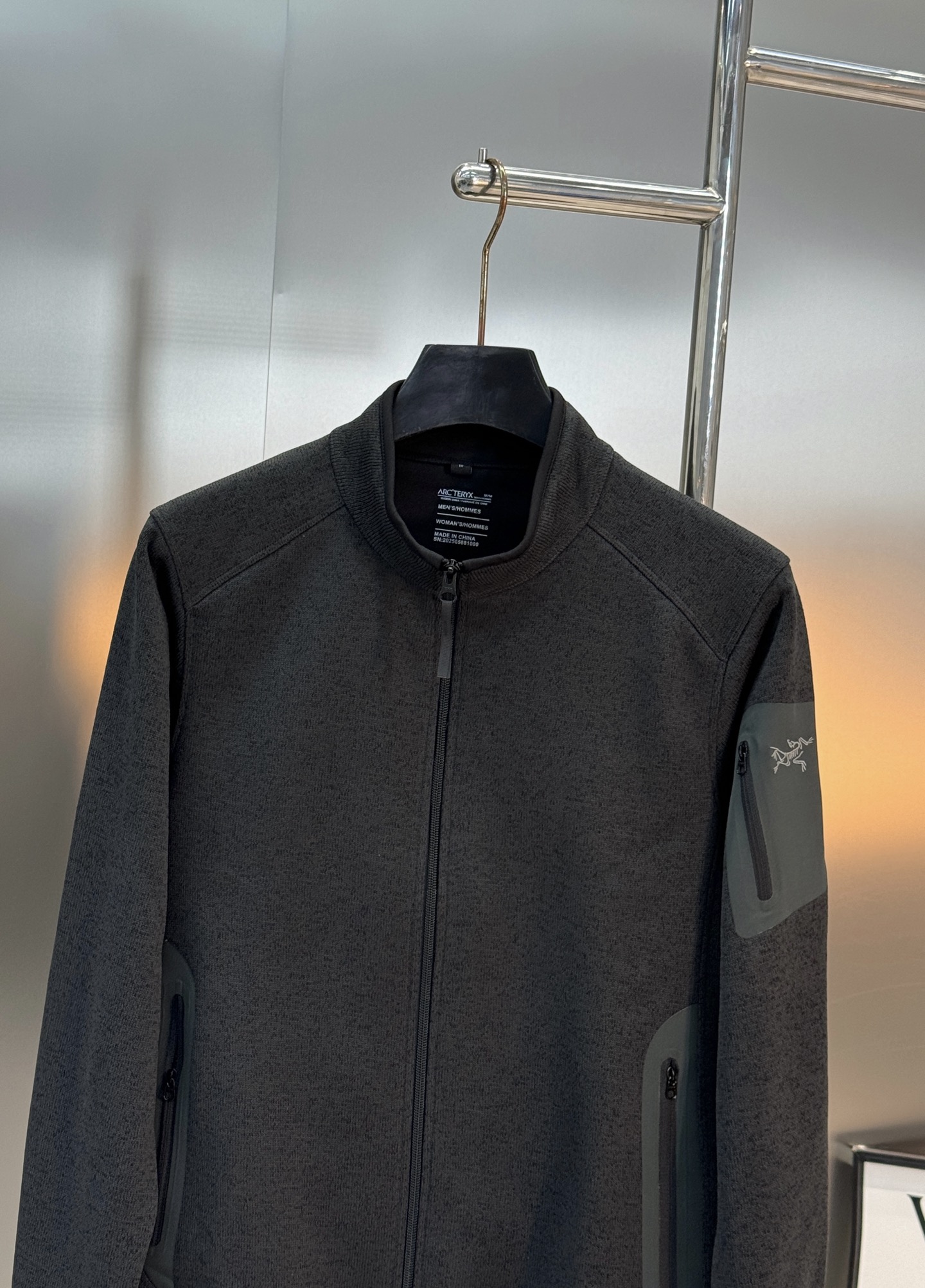 ARC'TERYX始祖鸟原单夹克新品推荐！男女同款！混色抓绒面料.超级特别.保暖又柔软！这款衣服受高山灵