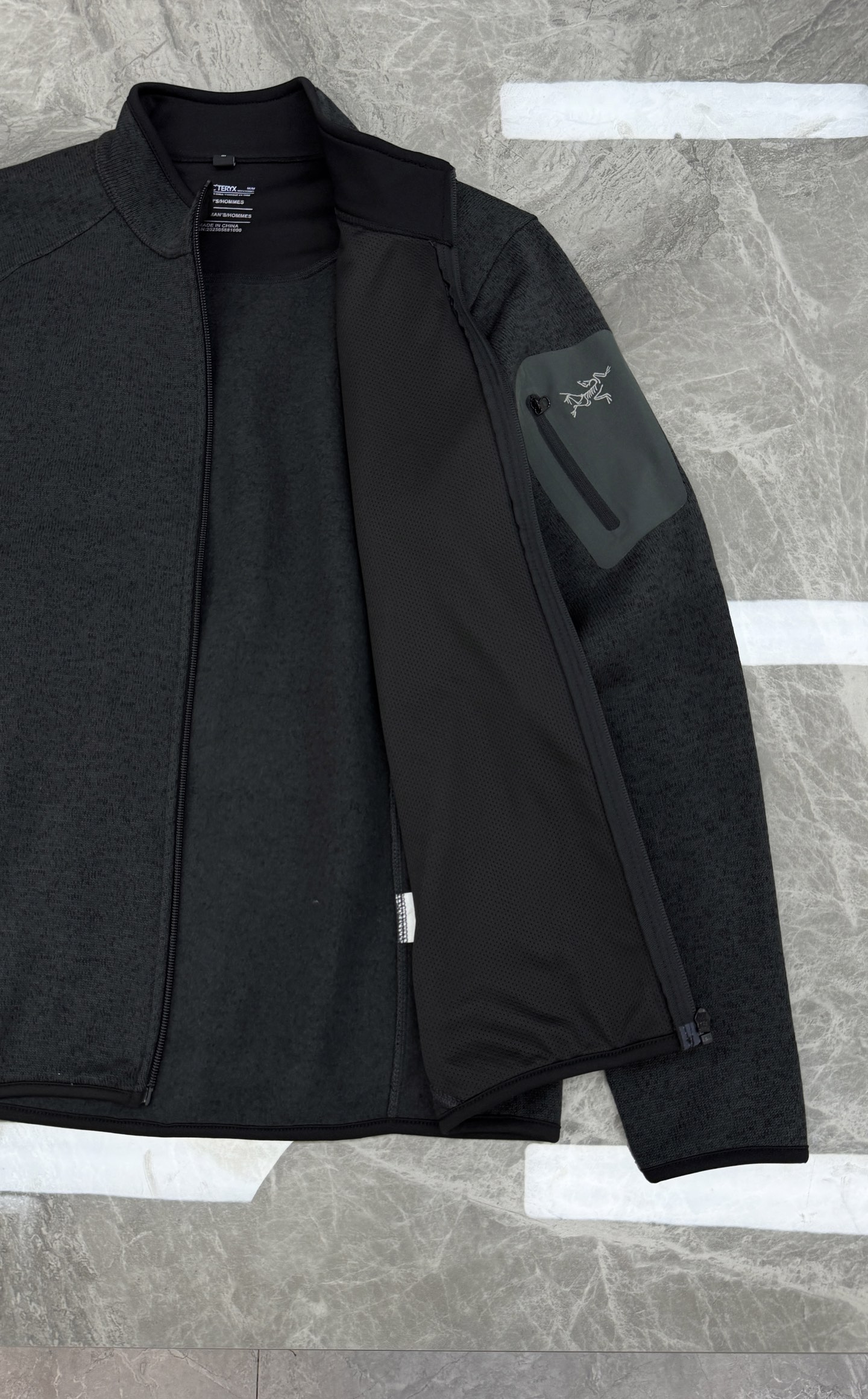 ARC'TERYX始祖鸟原单夹克新品推荐！男女同款！混色抓绒面料.超级特别.保暖又柔软！这款衣服受高山灵