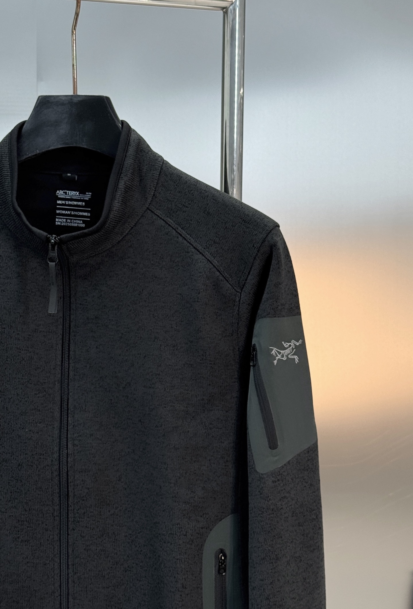 ARC'TERYX始祖鸟原单夹克新品推荐！男女同款！混色抓绒面料.超级特别.保暖又柔软！这款衣服受高山灵