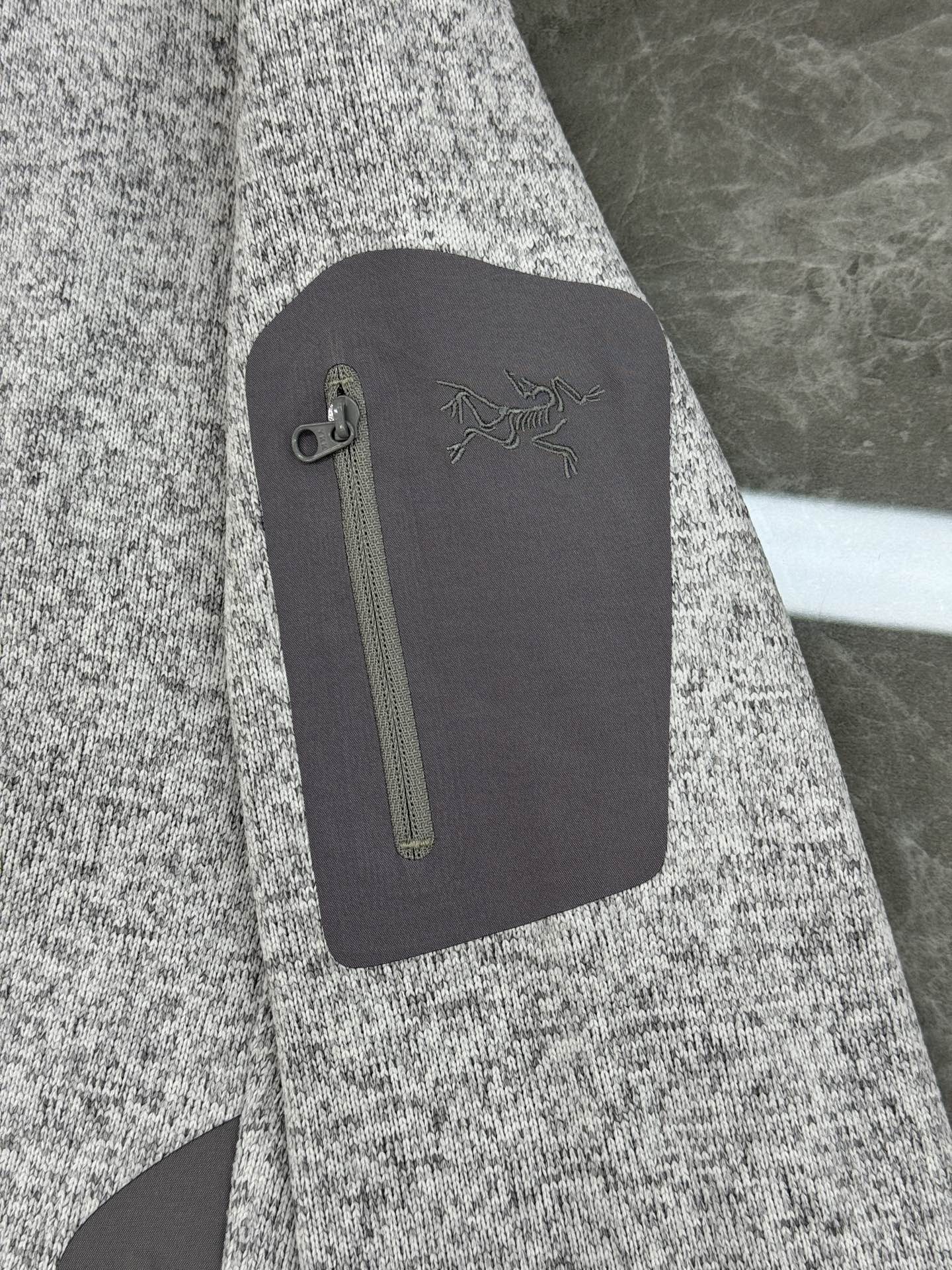 ARC'TERYX始祖鸟原单夹克新品推荐！男女同款！混色抓绒面料.超级特别.保暖又柔软！这款衣服受高山灵