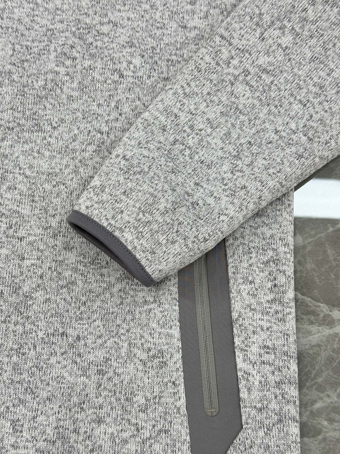 ARC'TERYX始祖鸟原单夹克新品推荐！男女同款！混色抓绒面料.超级特别.保暖又柔软！这款衣服受高山灵