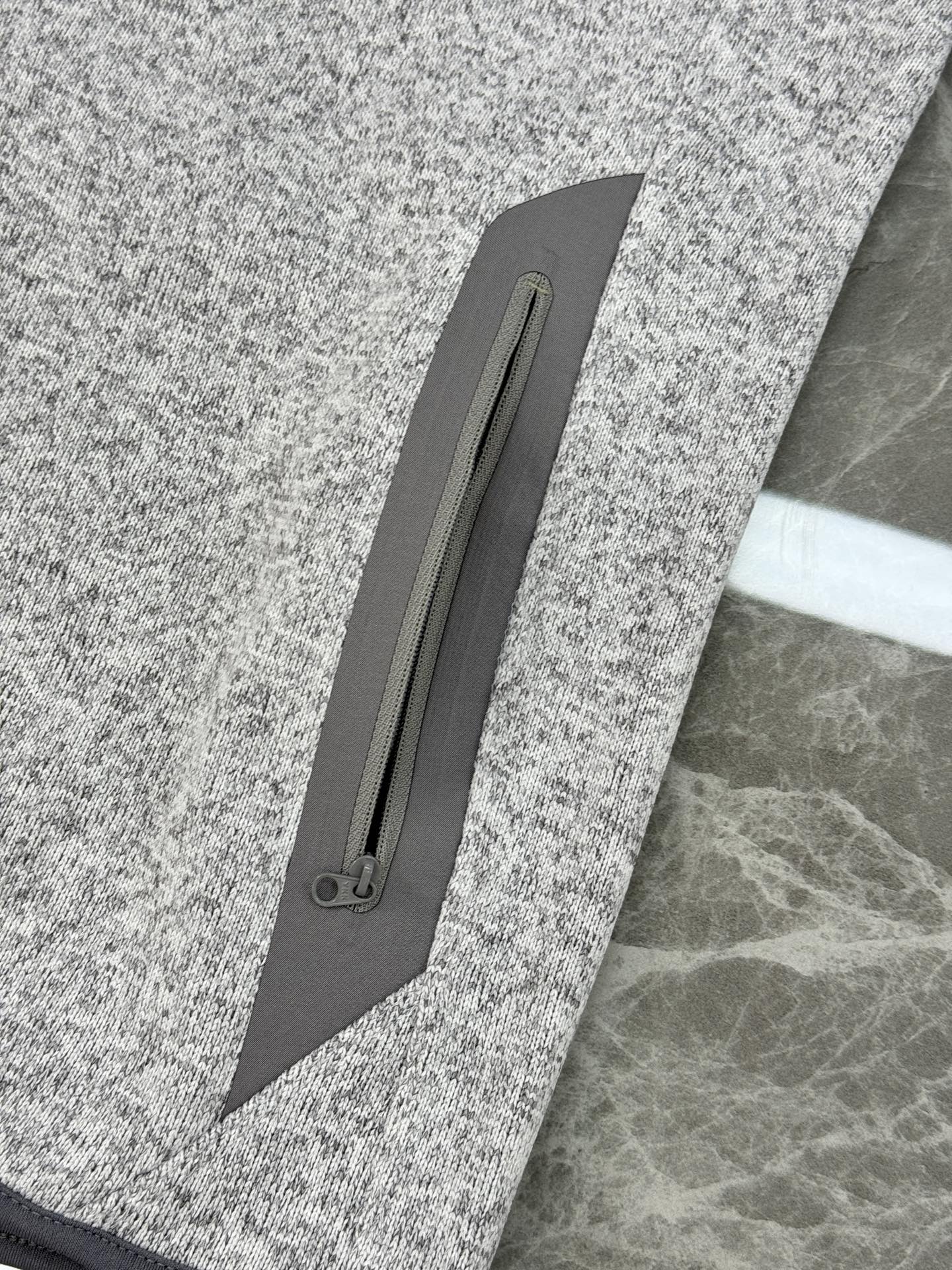 ARC'TERYX始祖鸟原单夹克新品推荐！男女同款！混色抓绒面料.超级特别.保暖又柔软！这款衣服受高山灵