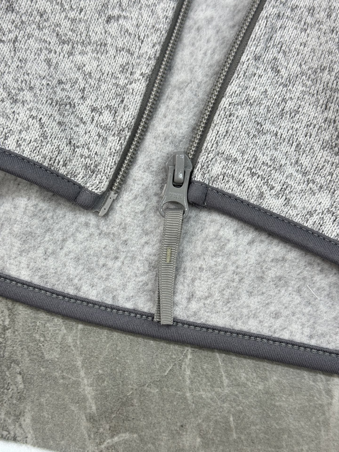 ARC'TERYX始祖鸟原单夹克新品推荐！男女同款！混色抓绒面料.超级特别.保暖又柔软！这款衣服受高山灵