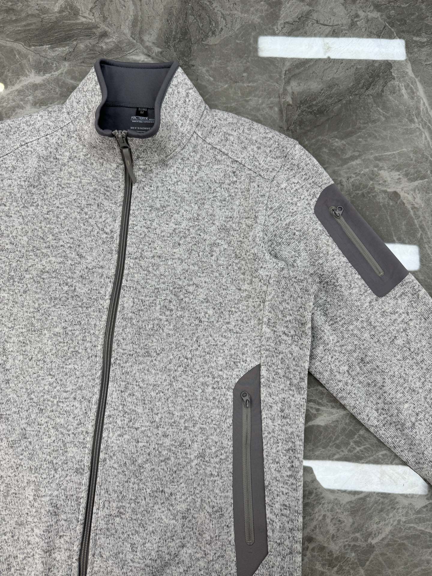 ARC'TERYX始祖鸟原单夹克新品推荐！男女同款！混色抓绒面料.超级特别.保暖又柔软！这款衣服受高山灵
