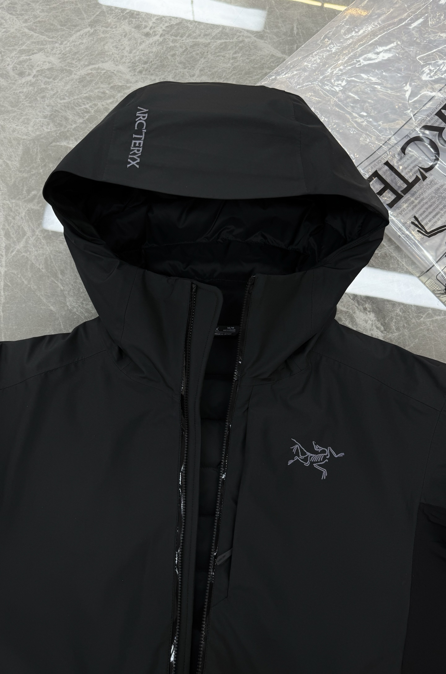 ARC’TERYX Solano Down羽绒软壳冲锋衣🆕原单推荐❤️防风防泼水，简约设计高定专业户外面