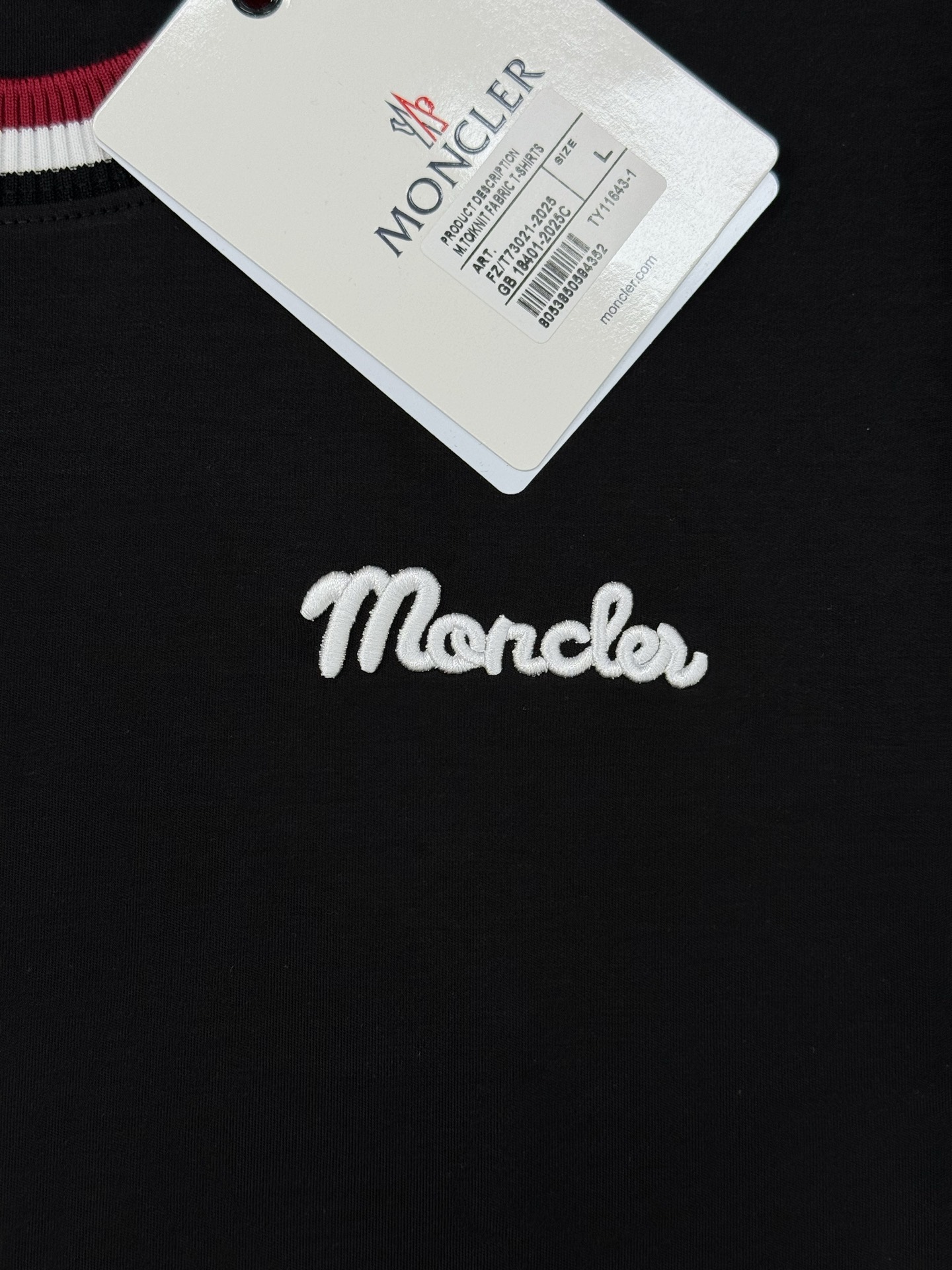 Moncler蒙口25s男士莫代尔短袖T恤，300g莫代尔棉材质，柔软舒适，针织领口+红白条纹，学院风满