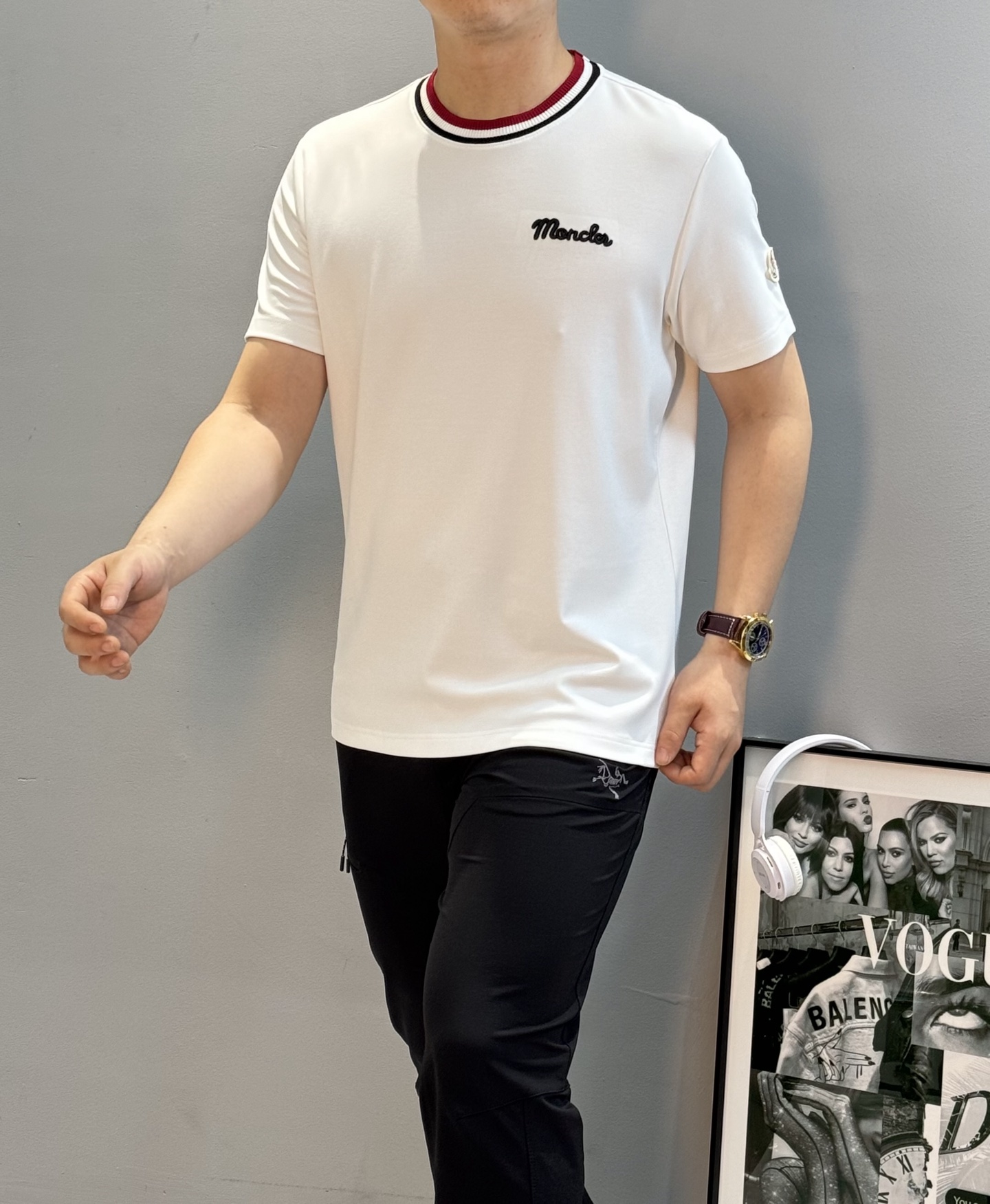 Moncler蒙口25s男士莫代尔短袖T恤，300g莫代尔棉材质，柔软舒适，针织领口+红白条纹，学院风满