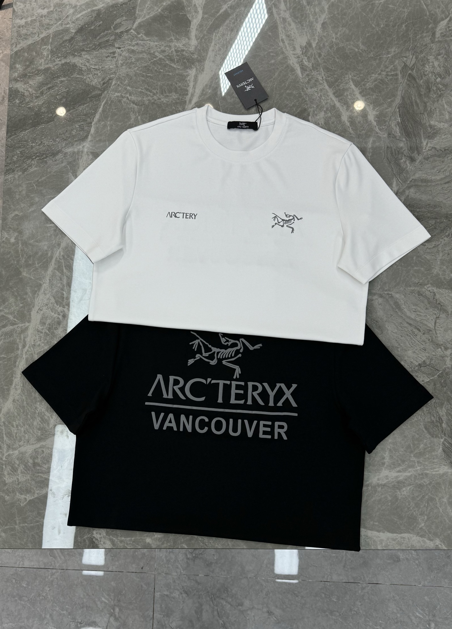 ARC'TERY*始祖-鸟25s新款莫代尔T恤.优选280g莫代尔棉质面料，柔软舒适.裁剪工艺到位没有任