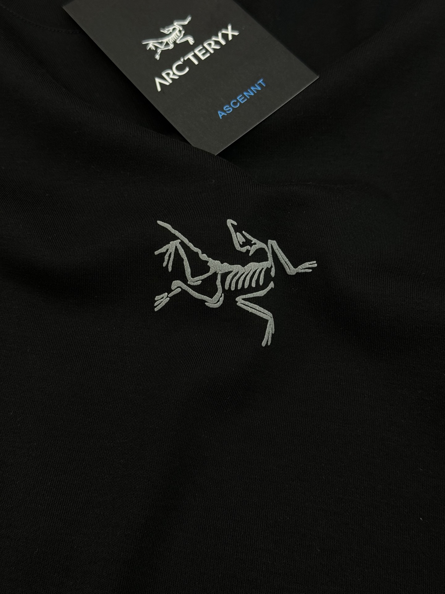 ARC'TERY*始祖-鸟25s新款莫代尔T恤.优选280g莫代尔棉质面料，柔软舒适.裁剪工艺到位没有任