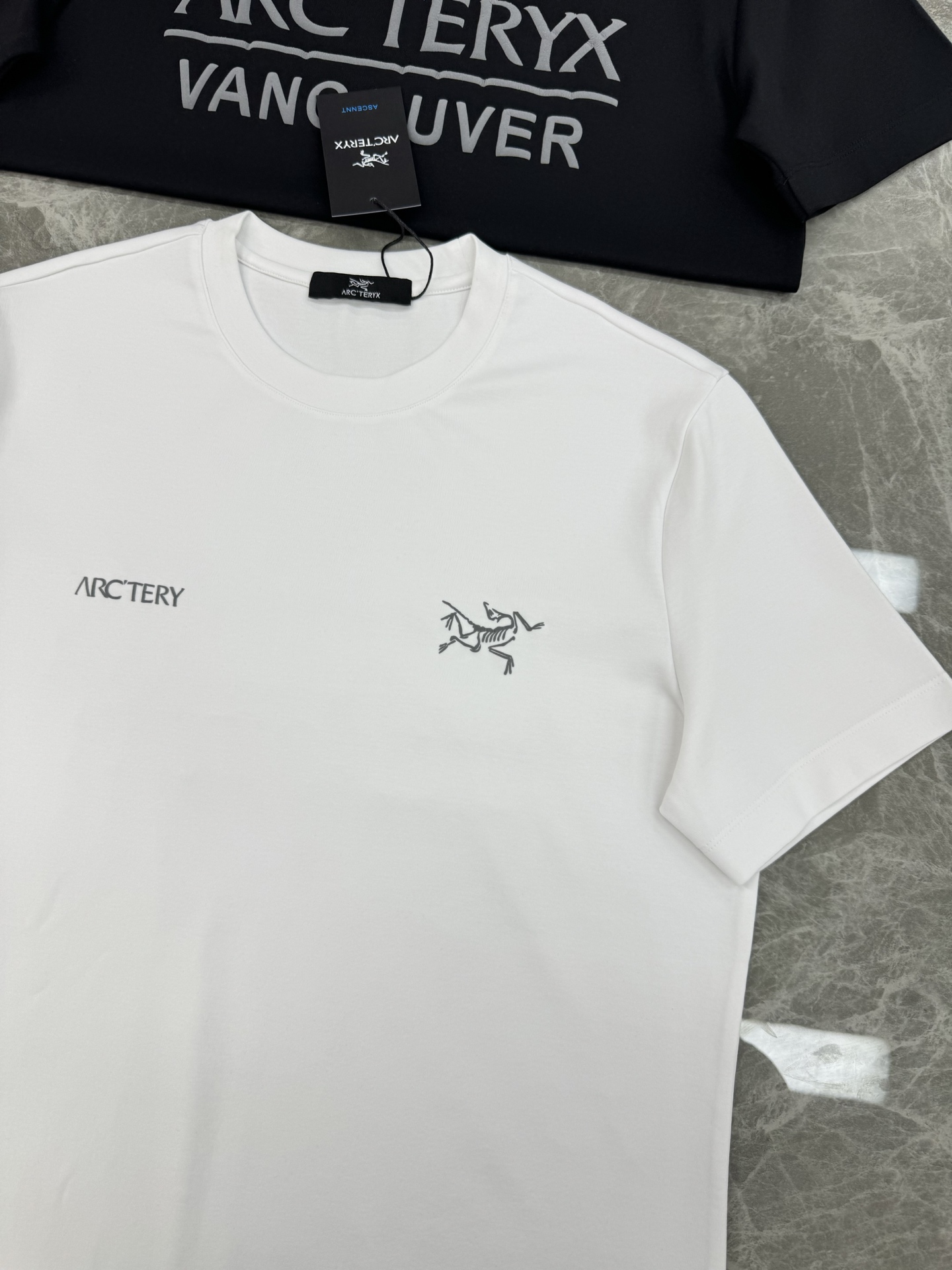 ARC'TERY*始祖-鸟25s新款莫代尔T恤.优选280g莫代尔棉质面料，柔软舒适.裁剪工艺到位没有任