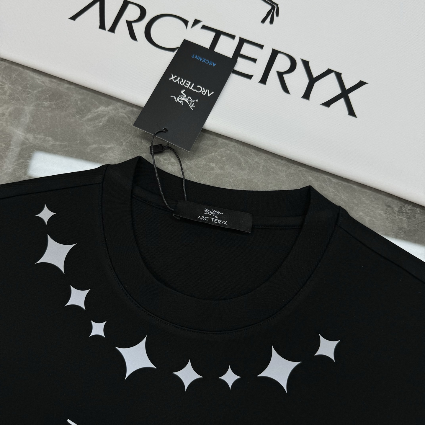 ARC'TERY*始祖-鸟25s新款莫代尔T恤.优选280g莫代尔棉质面料，柔软舒适.裁剪工艺到位没有任