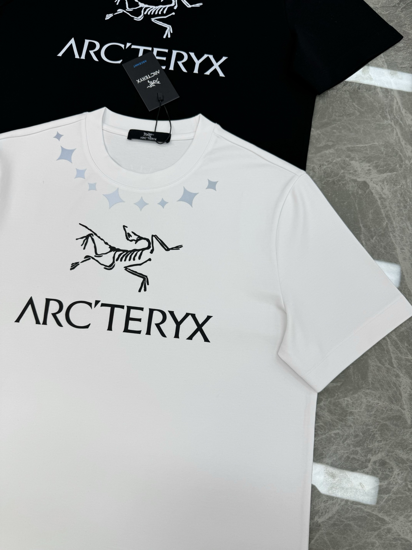 ARC'TERY*始祖-鸟25s新款莫代尔T恤.优选280g莫代尔棉质面料，柔软舒适.裁剪工艺到位没有任