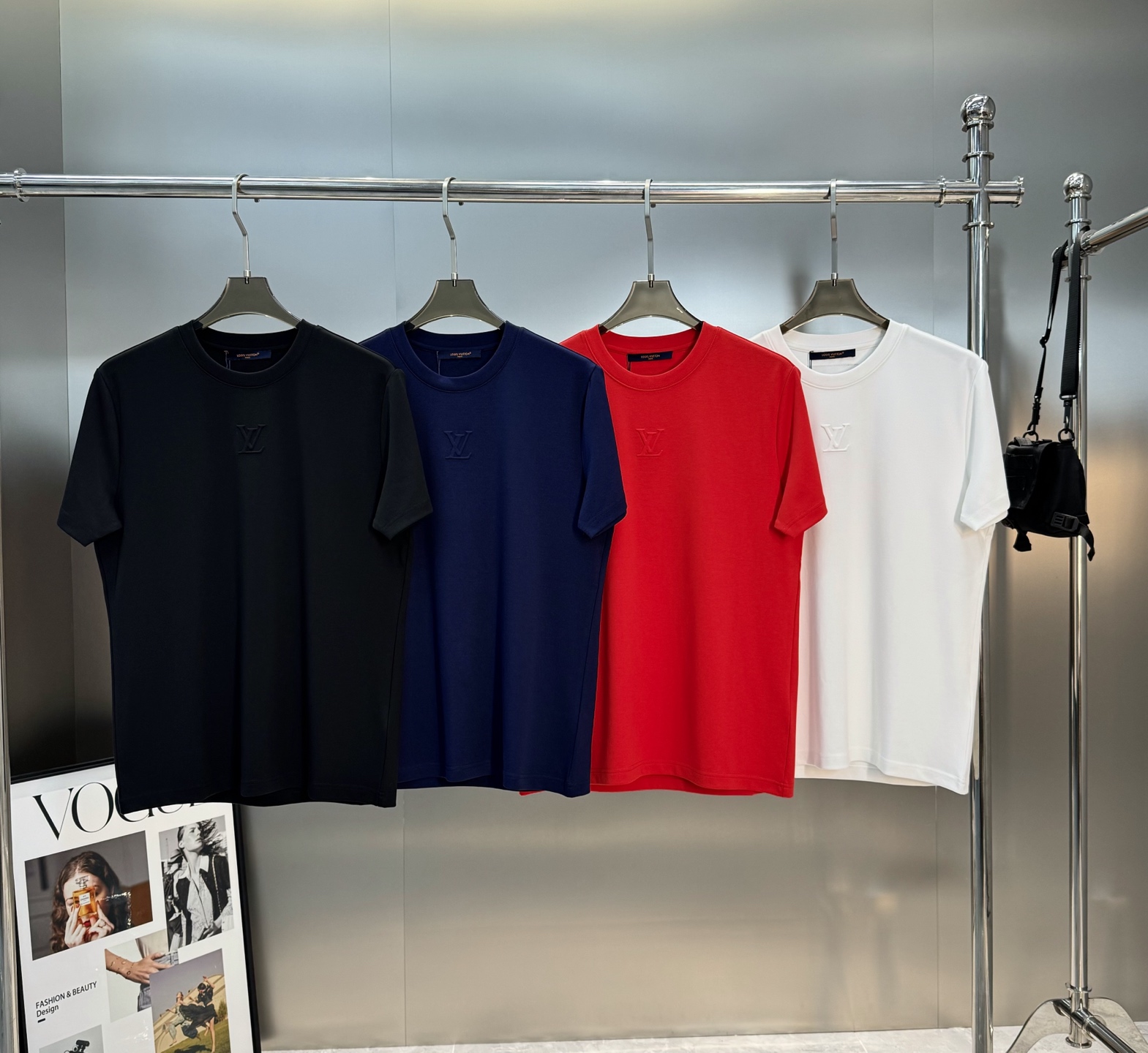 驴牌*25新款莫代尔短袖T恤.新品推荐！胸口重工3D字母立体凸起工艺.简约基础款式.无敌搭配百搭T恤推荐