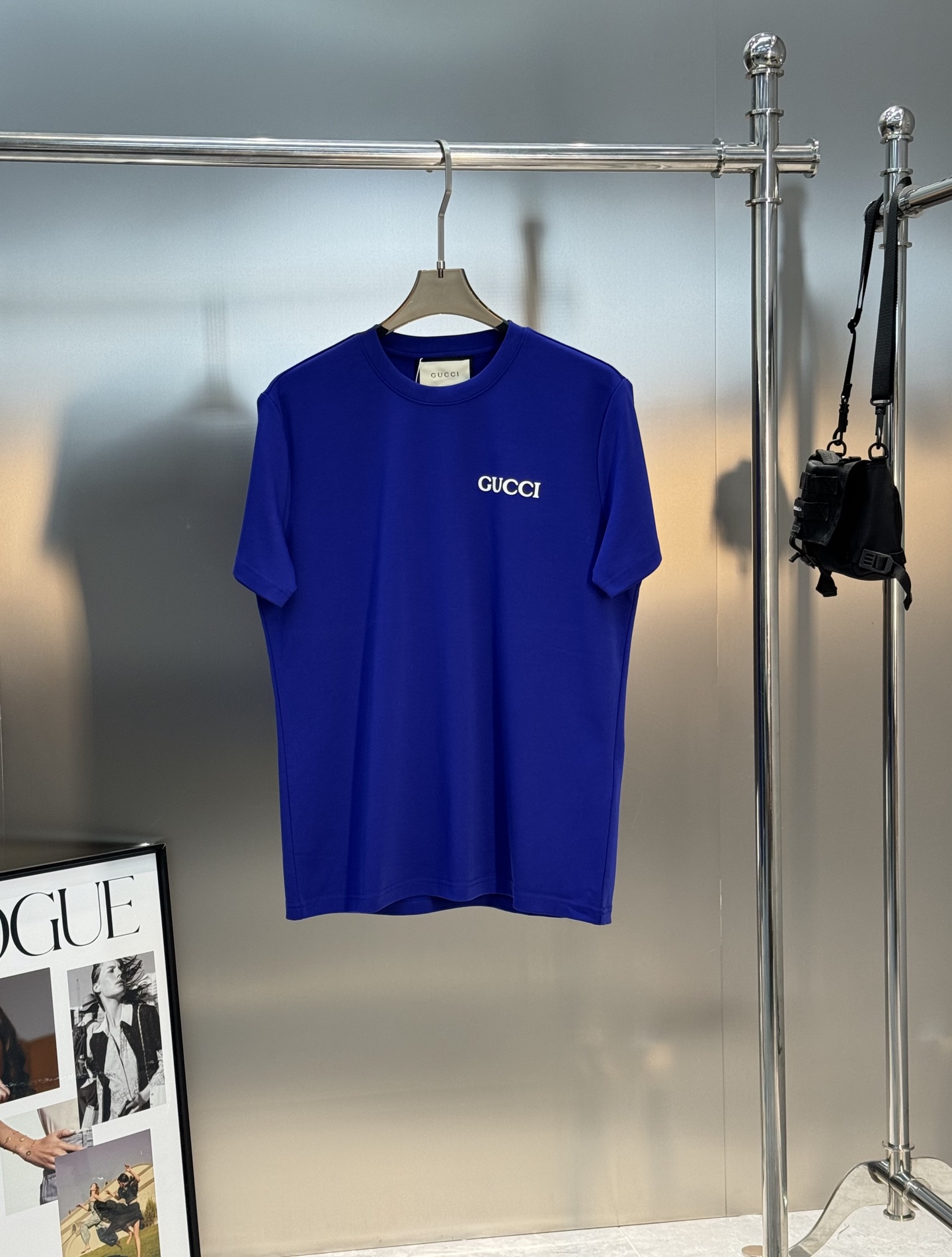 顶级颜值担当！GUCC*25s新款莫代尔T恤.新品推荐！当季颜值担当.素版基础款字母T恤.硅胶立体呈现.