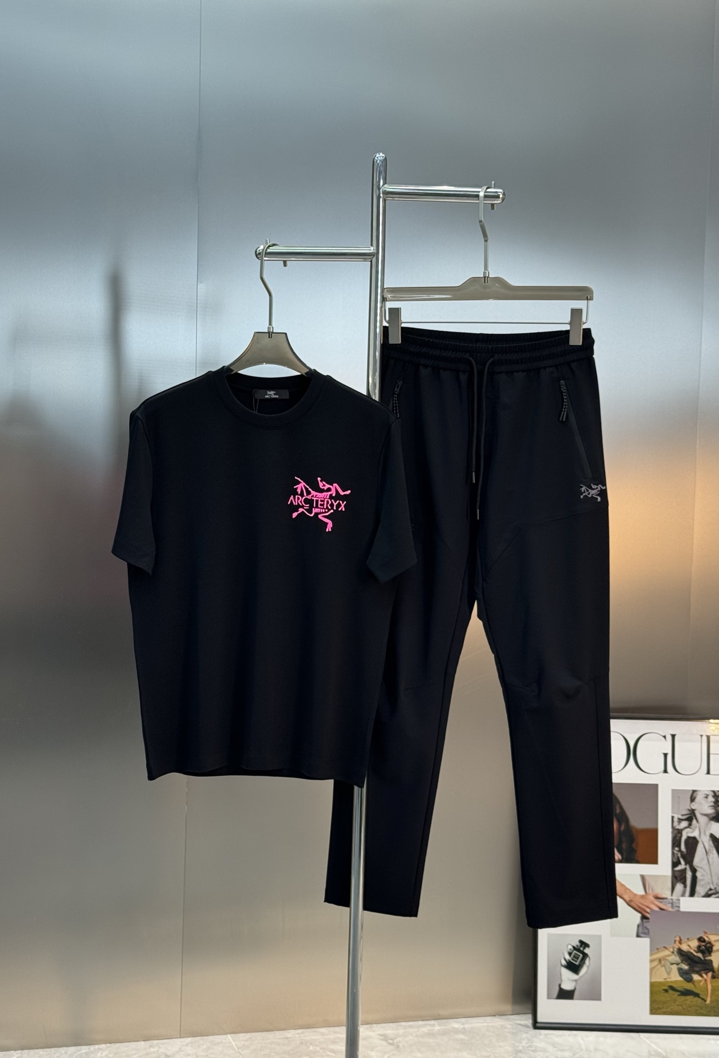 ARC'TERY*始祖-鸟25s新款莫代尔T恤.优选280g莫代尔棉质面料，柔软舒适.裁剪工艺到位没有任