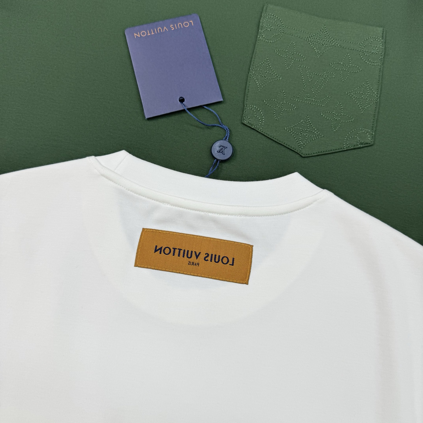 驴牌♦️25s新款男士莫代尔短袖.简单基础款.胸口口袋设计.Lv花型3D立体绣花.本色设计.低调奢华.干