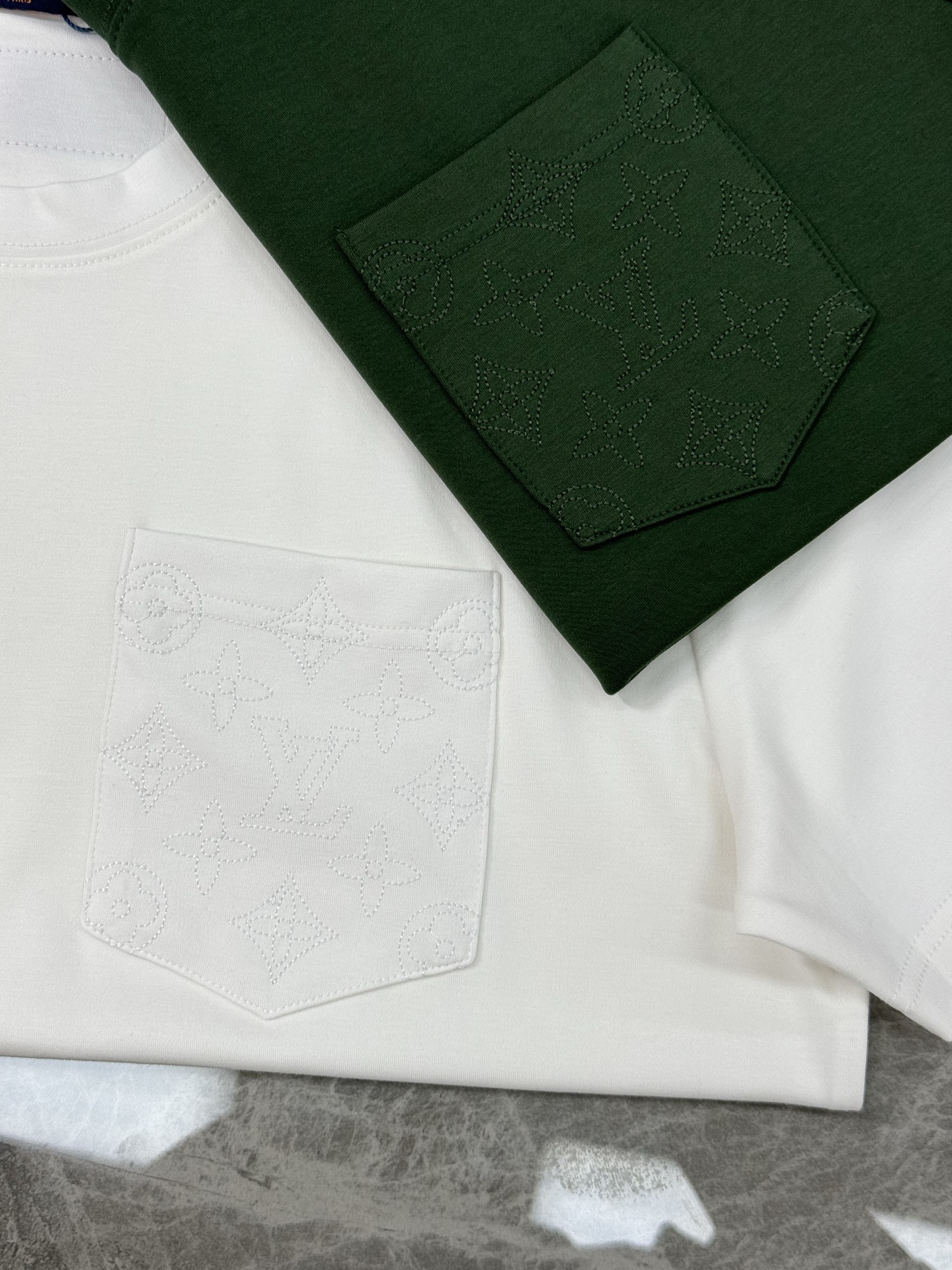 驴牌♦️25s新款男士莫代尔短袖.简单基础款.胸口口袋设计.Lv花型3D立体绣花.本色设计.低调奢华.干