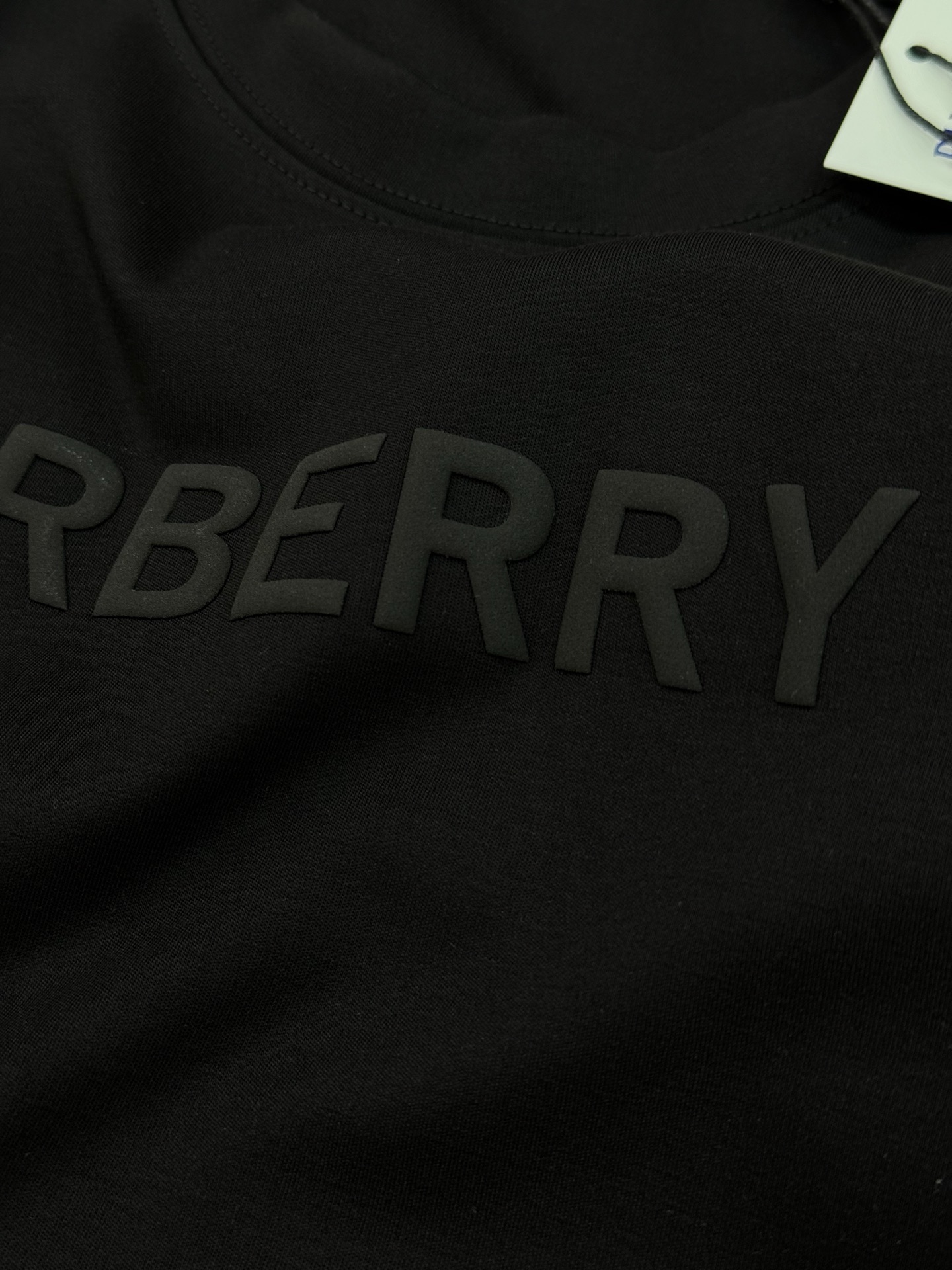 好看好穿的永恒经典系列！BBR巴宝莉*25s新品莫代尔T恤.基础款字母T恤.轻奢款推荐！优选300g莫代