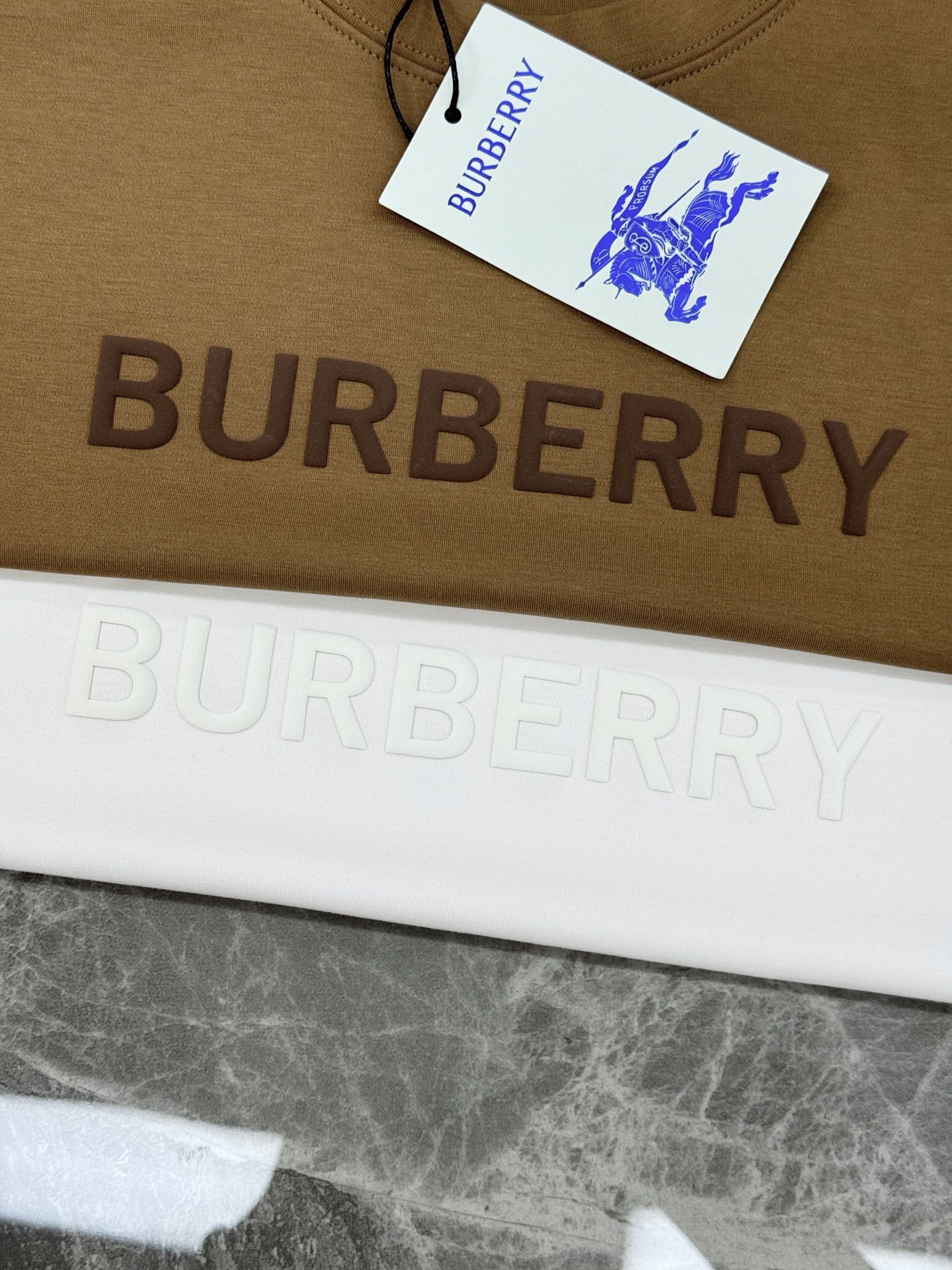 好看好穿的永恒经典系列！BBR巴宝莉*25s新品莫代尔T恤.基础款字母T恤.轻奢款推荐！优选300g莫代