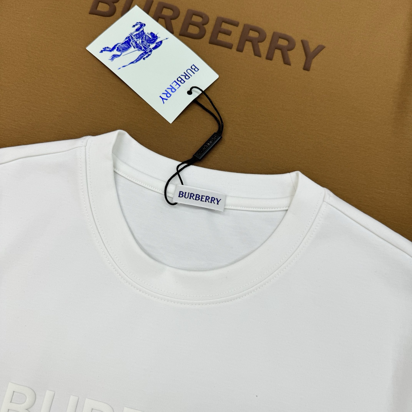 好看好穿的永恒经典系列！BBR巴宝莉*25s新品莫代尔T恤.基础款字母T恤.轻奢款推荐！优选300g莫代