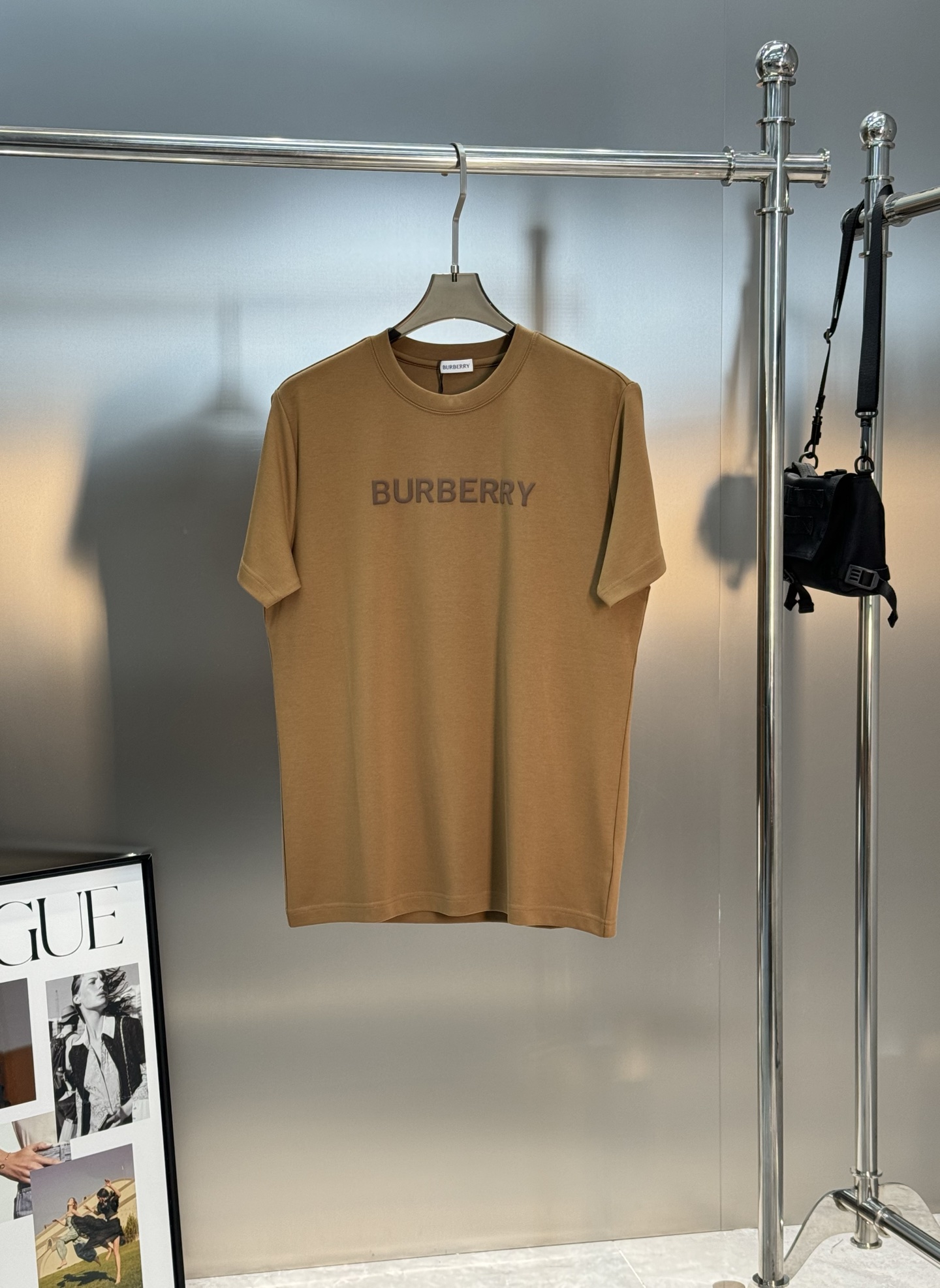 好看好穿的永恒经典系列！BBR巴宝莉*25s新品莫代尔T恤.基础款字母T恤.轻奢款推荐！优选300g莫代