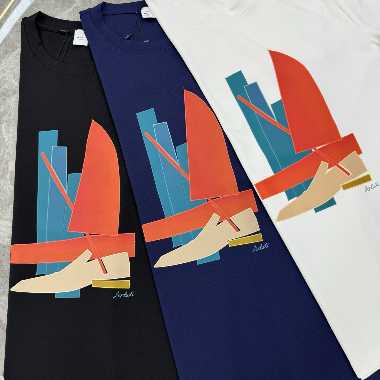 Berluti25s新款莫代尔T恤.胸口经典帆船图形3D立体烫画！色彩搭配低调奢华.高温定型压花.干净清
