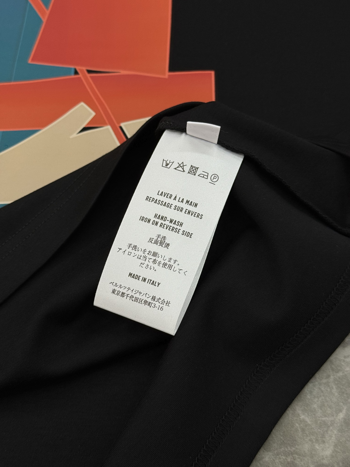 Berluti25s新款莫代尔T恤.胸口经典帆船图形3D立体烫画！色彩搭配低调奢华.高温定型压花.干净清