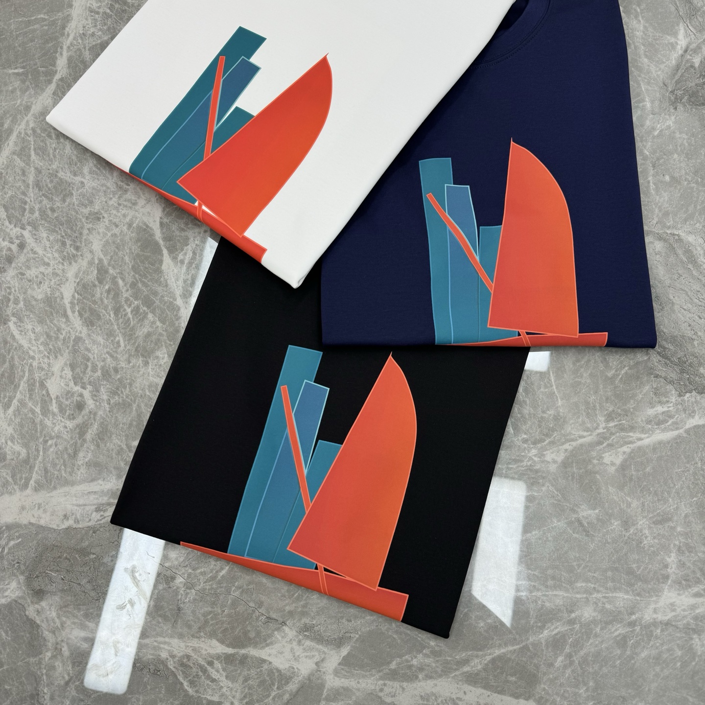 Berluti25s新款莫代尔T恤.胸口经典帆船图形3D立体烫画！色彩搭配低调奢华.高温定型压花.干净清