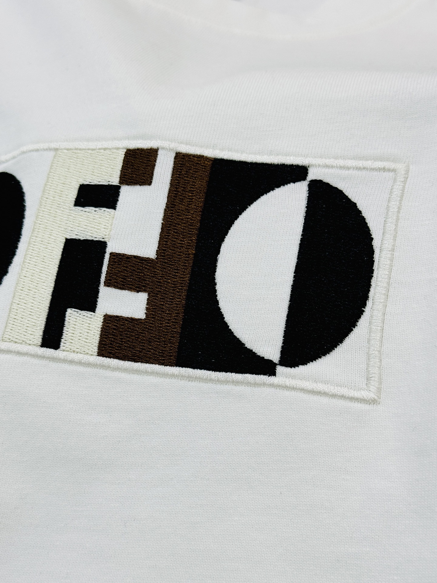 Fendi men 。 FENDI 26s FF T ， FF ， 3D 。 FF . ， ， 。 FF ， ， . ！ ： . . ：S-XL（175/145 M） — photo 5
