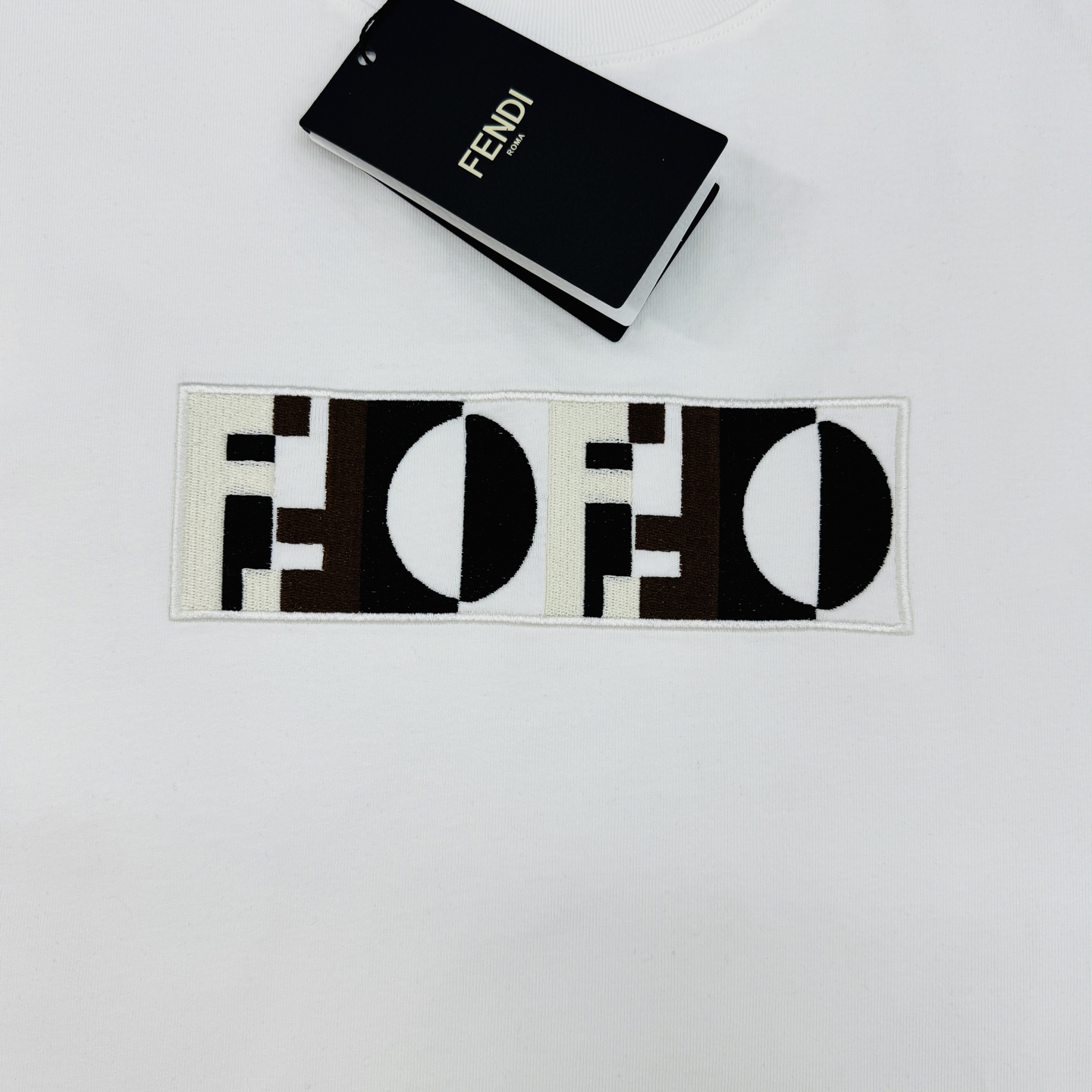 Fendi men 。 FENDI 26s FF T ， FF ， 3D 。 FF . ， ， 。 FF ， ， . ！ ： . . ：S-XL（175/145 M） — photo 4
