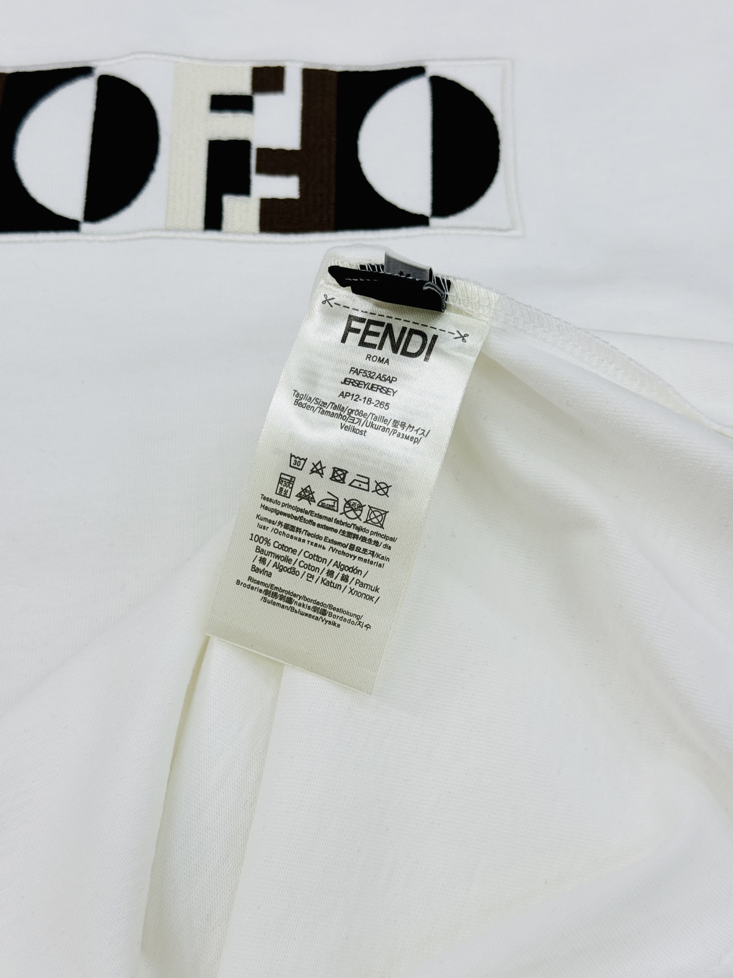 Fendi men 。 FENDI 26s FF T ， FF ， 3D 。 FF . ， ， 。 FF ， ， . ！ ： . . ：S-XL（175/145 M） — photo 7