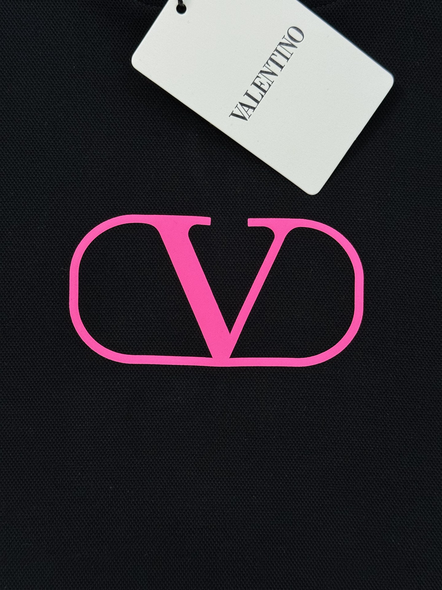 Valentin*华伦天奴新款连帽卫衣！撞粉色系搭配.男女同款～双面字母烫画设计.胸口基础款标识.后背视