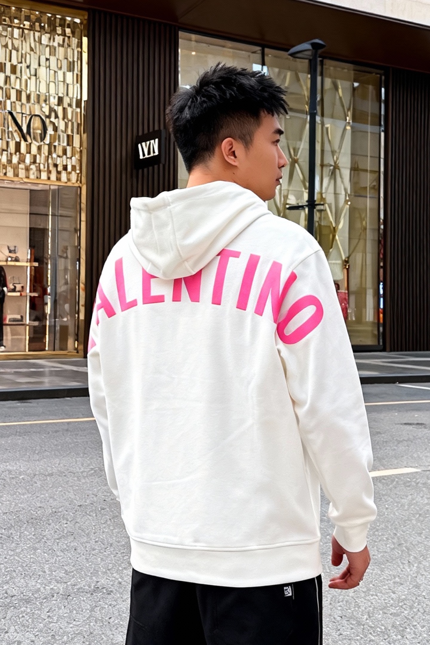 Valentin*华伦天奴新款连帽卫衣！撞粉色系搭配.男女同款～双面字母烫画设计.胸口基础款标识.后背视