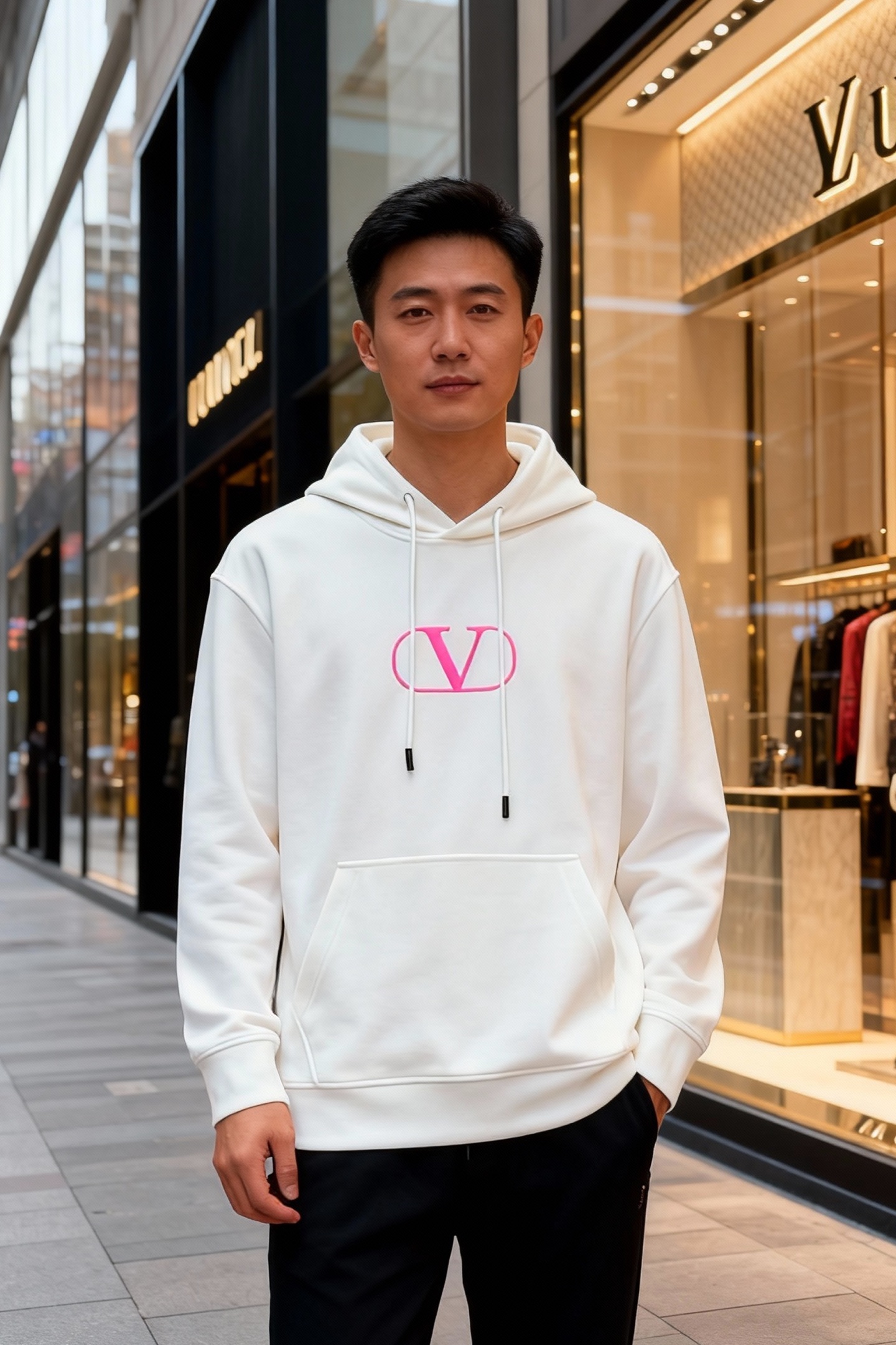 Valentin*华伦天奴新款连帽卫衣！撞粉色系搭配.男女同款～双面字母烫画设计.胸口基础款标识.后背视