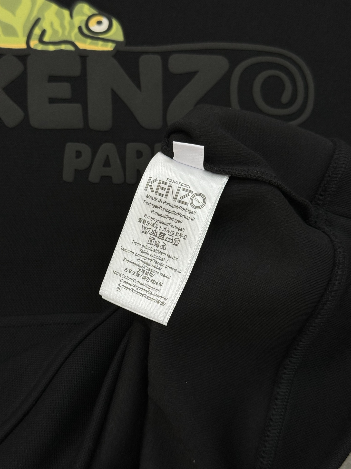KENZ*高田*三新款连帽卫衣.男女同款～传承经典著作改良后的新品更加的具有立体感官，胸前字母logo蜥