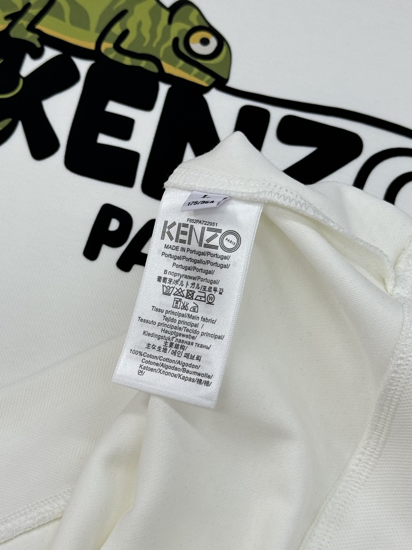 KENZ*高田*三新款连帽卫衣.男女同款～传承经典著作改良后的新品更加的具有立体感官，胸前字母logo蜥