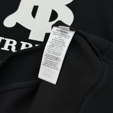 BBR*burberr*巴宝莉新款连帽卫衣.宽松版型男女同款!经典TB造型.搭配巴宝莉字母设计.立体烫画 BBR*burberr*巴宝莉新款连帽卫衣.宽松版型男女同款!经典TB造型.搭配巴宝莉字母设计.立体烫画