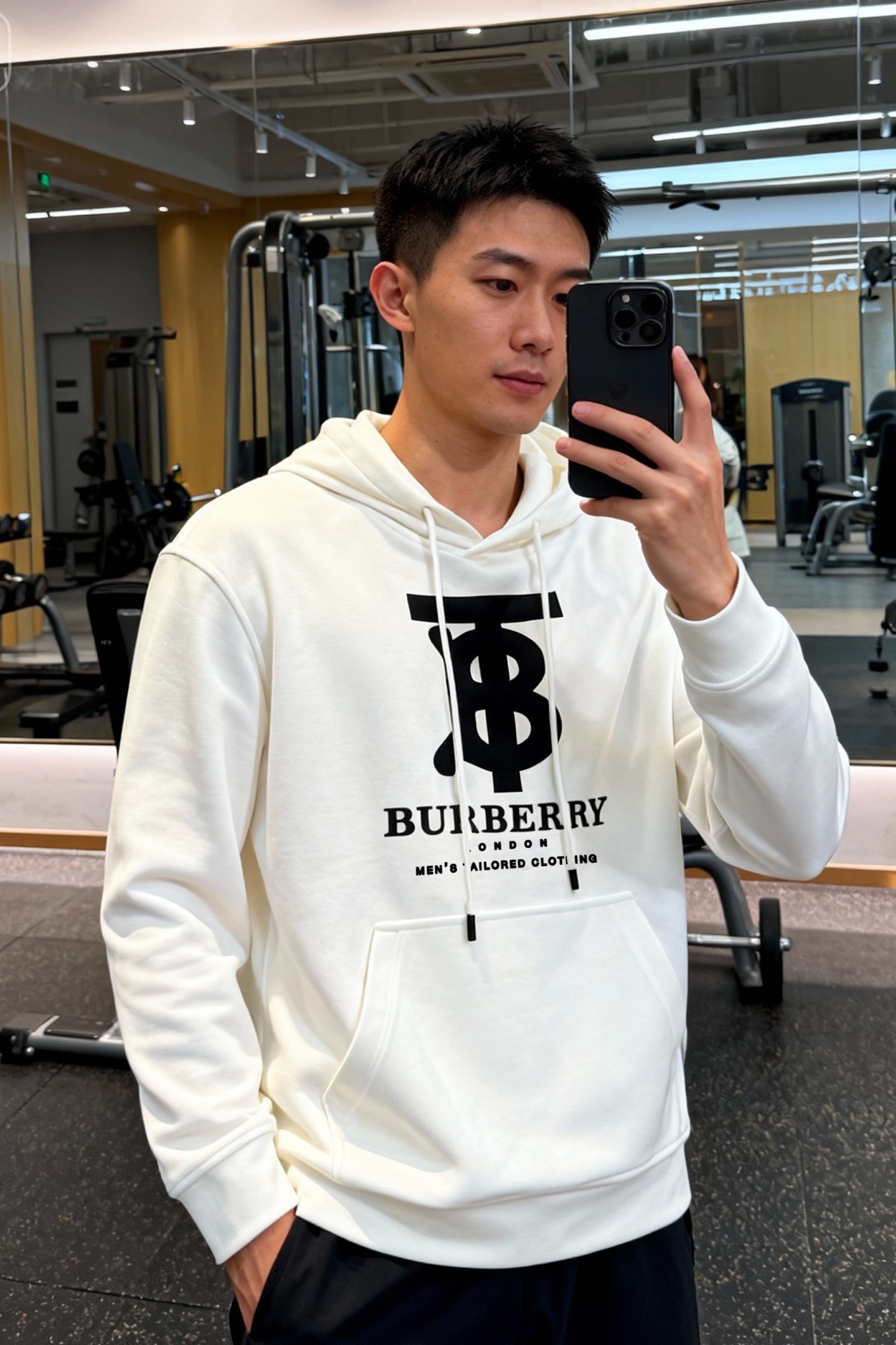 BBR*burberr*巴宝莉新款连帽卫衣.宽松版型男女同款！经典TB造型.搭配巴宝莉字母设计.立体烫画