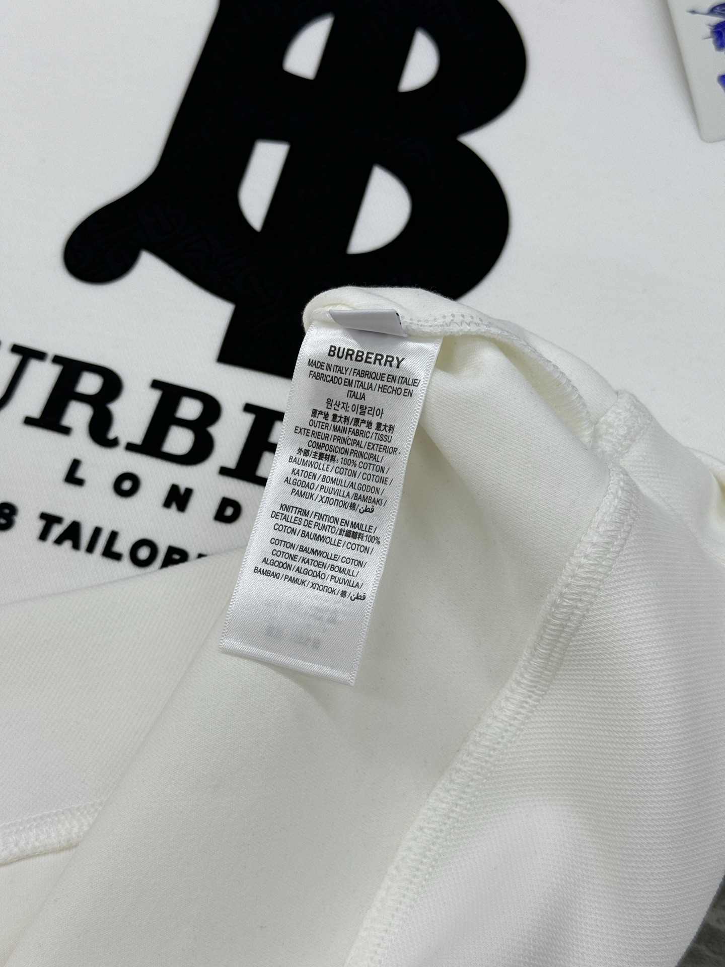 BBR*burberr*巴宝莉新款连帽卫衣.宽松版型男女同款！经典TB造型.搭配巴宝莉字母设计.立体烫画