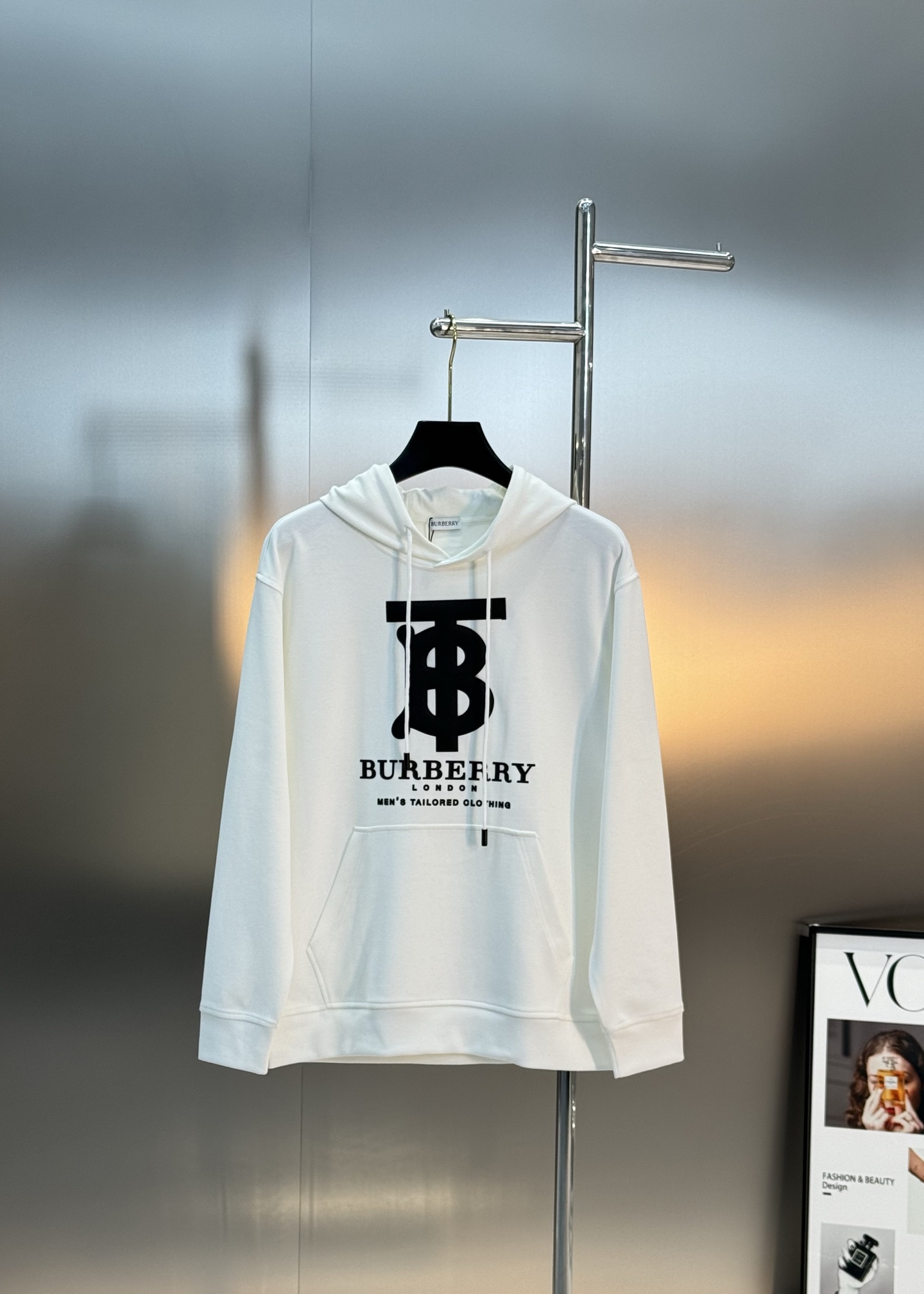 BBR*burberr*巴宝莉新款连帽卫衣.宽松版型男女同款！经典TB造型.搭配巴宝莉字母设计.立体烫画