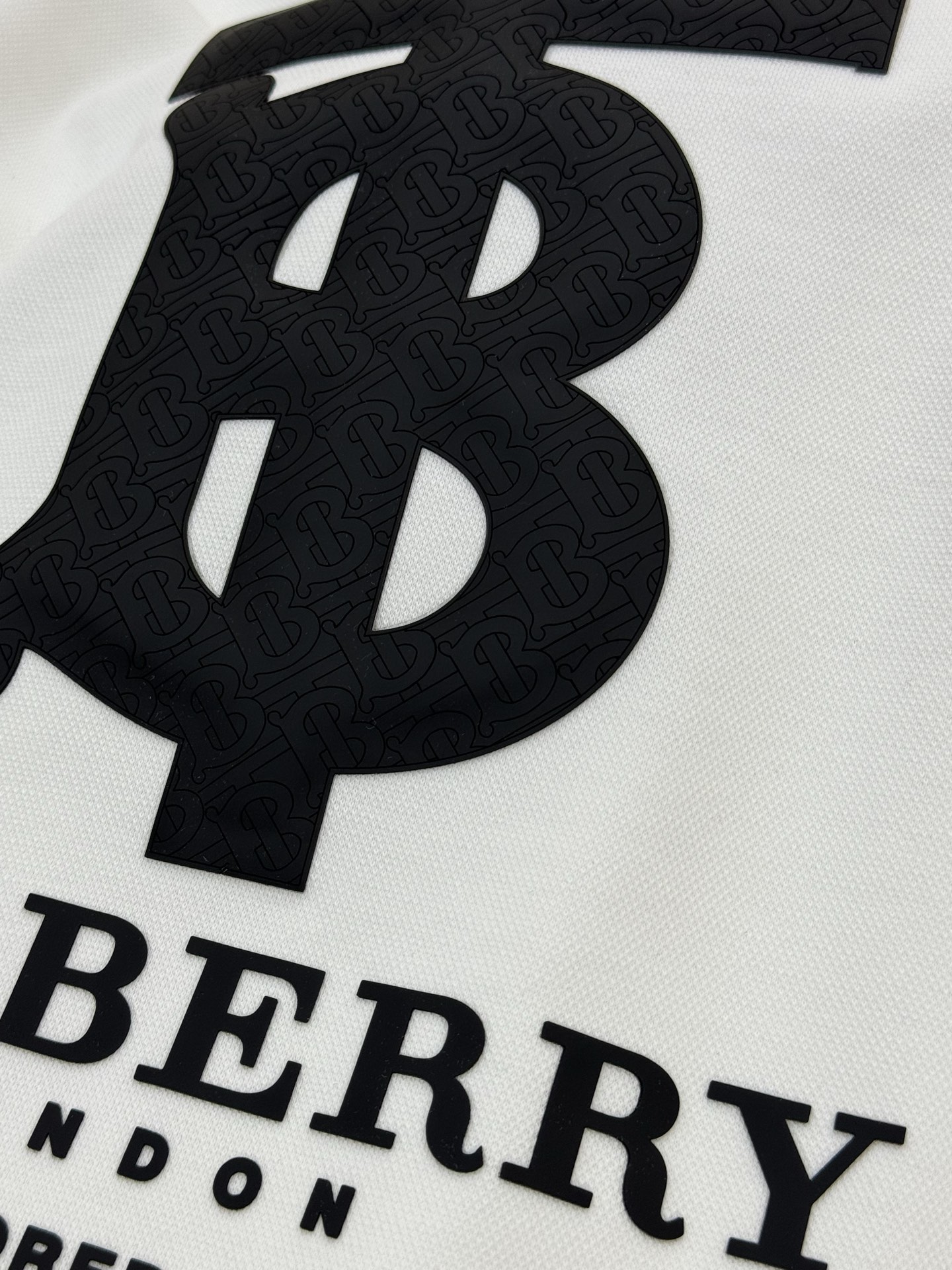 BBR*burberr*巴宝莉新款连帽卫衣.宽松版型男女同款！经典TB造型.搭配巴宝莉字母设计.立体烫画