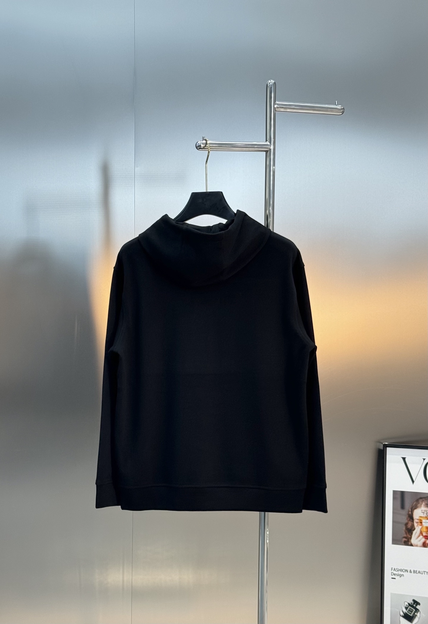 Balenciag*巴黎家新款连帽卫衣.干净清爽款❤️男女同款！os版型真的很迷人.品牌图形字母烫画设计