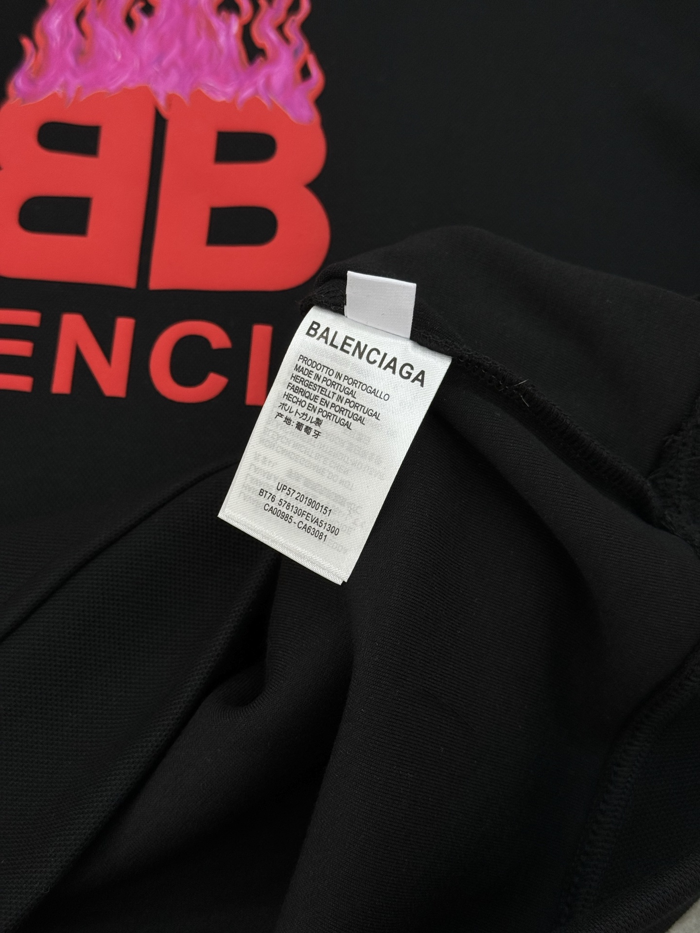 BALENCIAG*巴黎世家新款连帽卫衣.男女同款推荐！优选380g天丝棉面料，柔软舒适.透气吸汗.上身