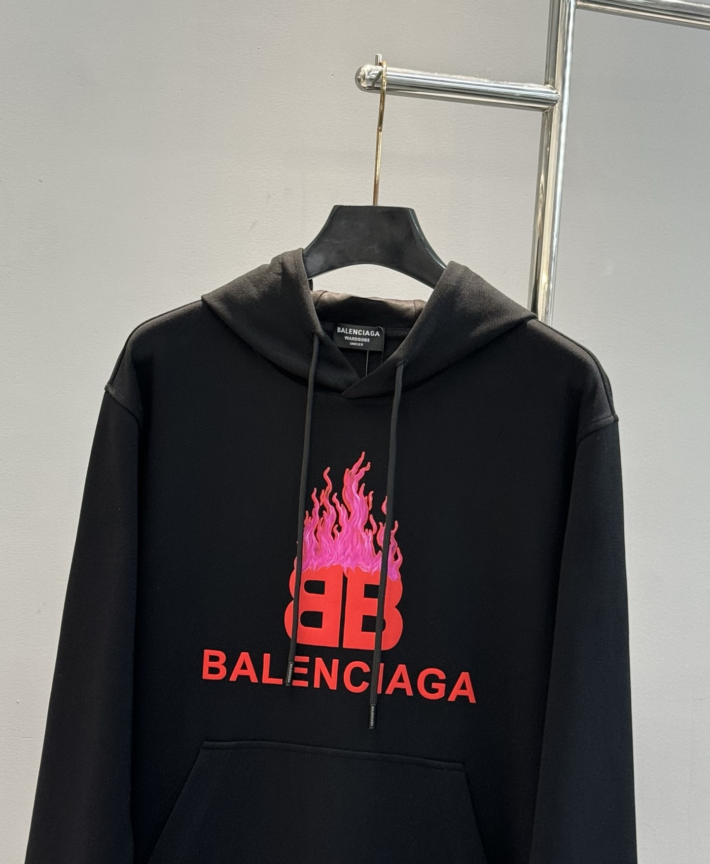 BALENCIAG*巴黎世家新款连帽卫衣.男女同款推荐！优选380g天丝棉面料，柔软舒适.透气吸汗.上身