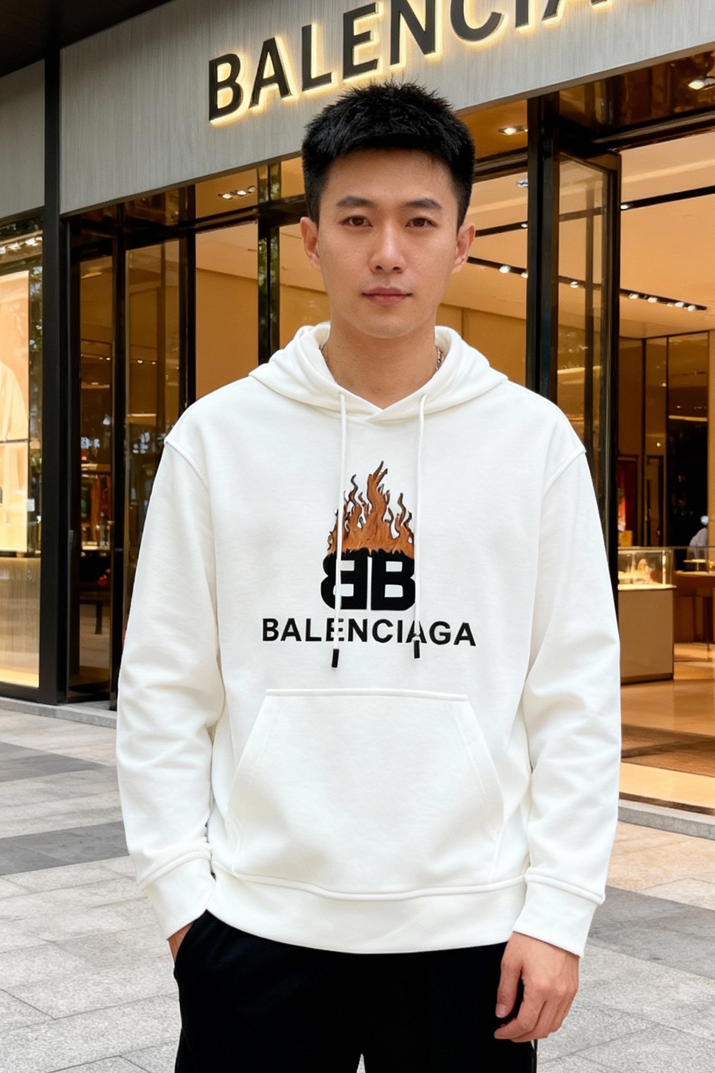 BALENCIAG*巴黎世家新款连帽卫衣.男女同款推荐！优选380g天丝棉面料，柔软舒适.透气吸汗.上身