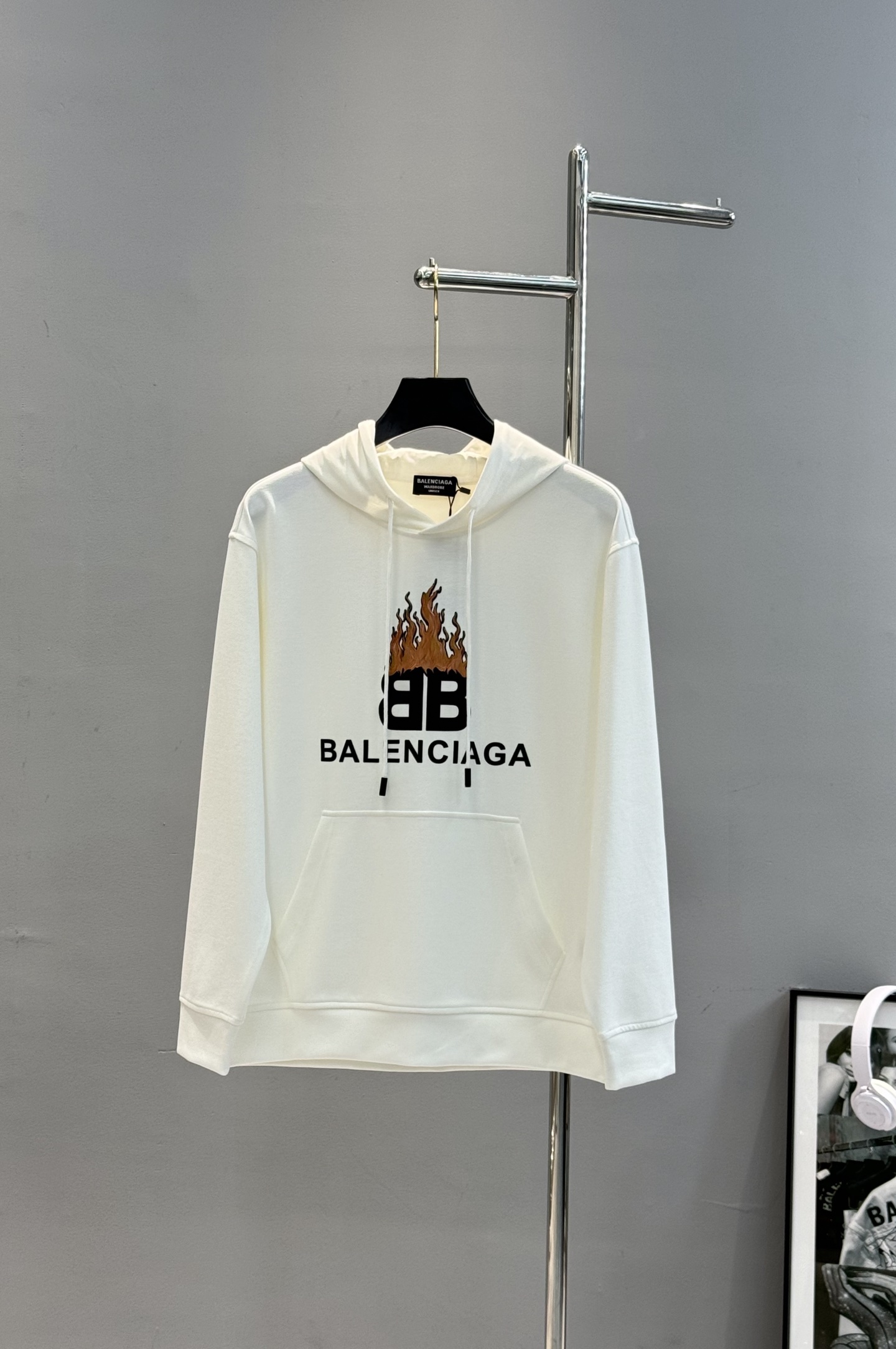 BALENCIAG*巴黎世家新款连帽卫衣.男女同款推荐！优选380g天丝棉面料，柔软舒适.透气吸汗.上身