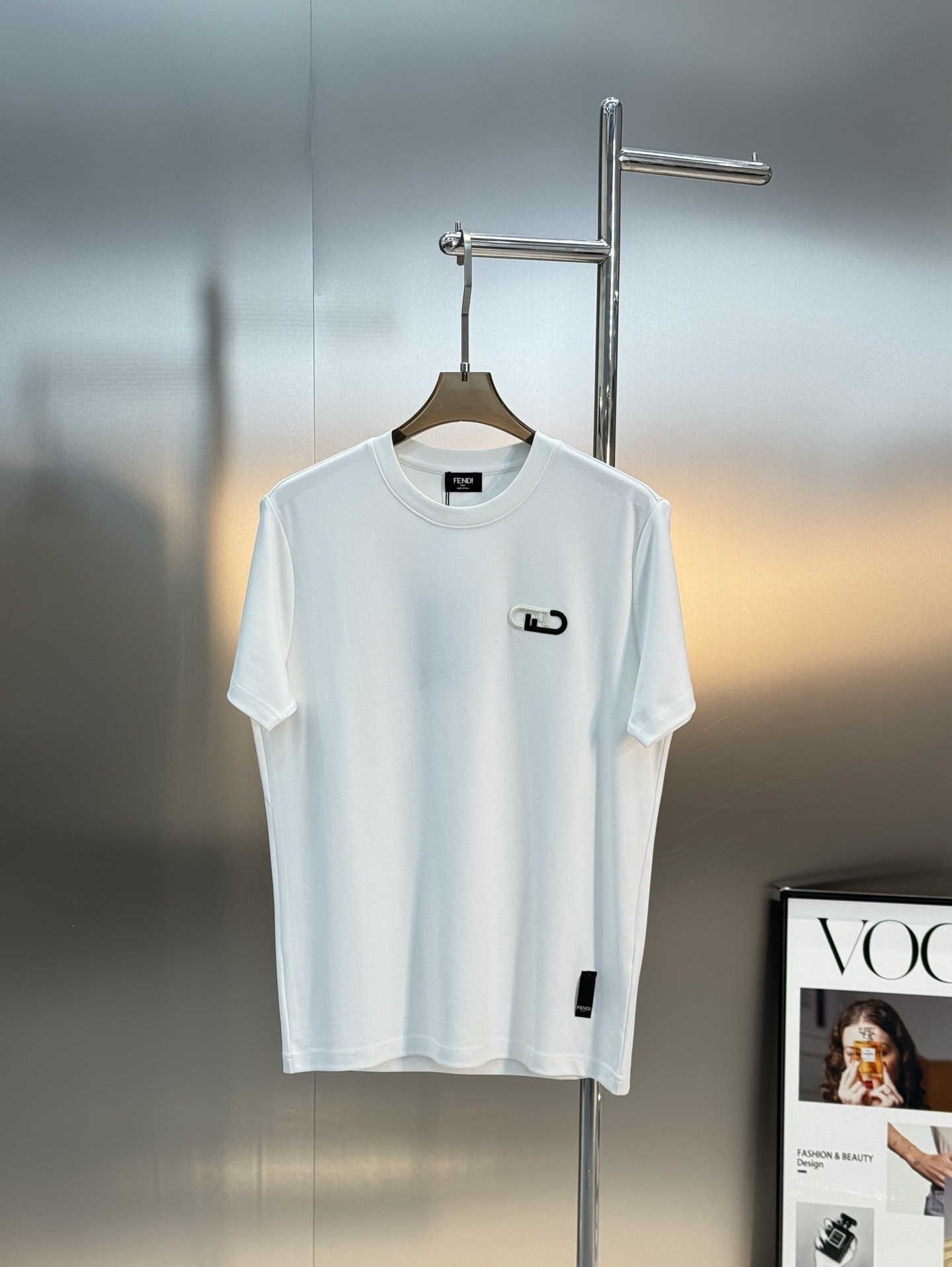 FENDI芬迪新品莫代尔T恤.胸口最新精致3D立体绣花工艺.经典FF绣花点亮经典.品相与面料工艺都极为拔