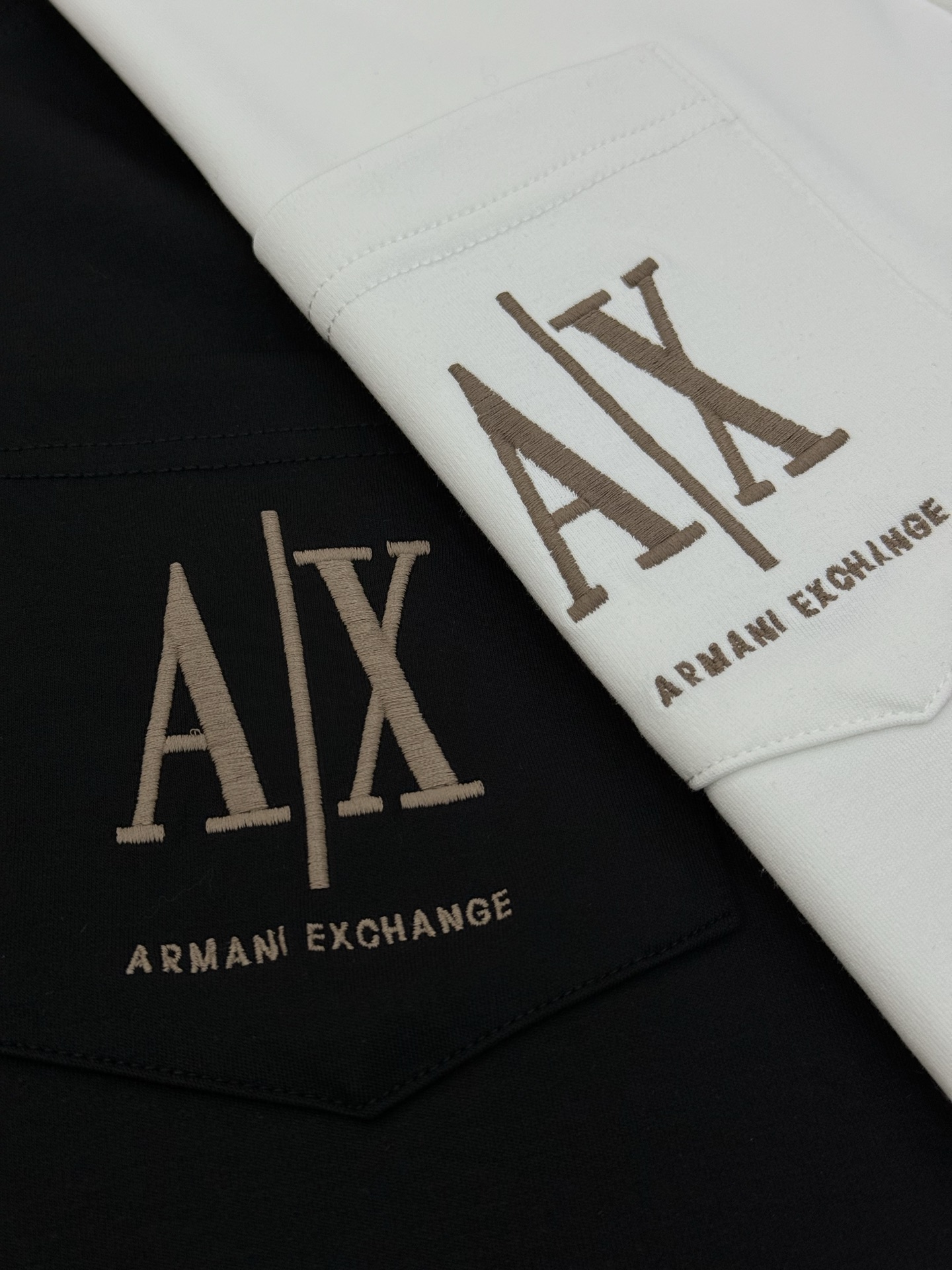 ARMAN*阿玛尼新品男士圆领短袖.莫代尔加厚款！搭载烫画Ax-LOGO.口袋设计.3D立体金色绣花.品