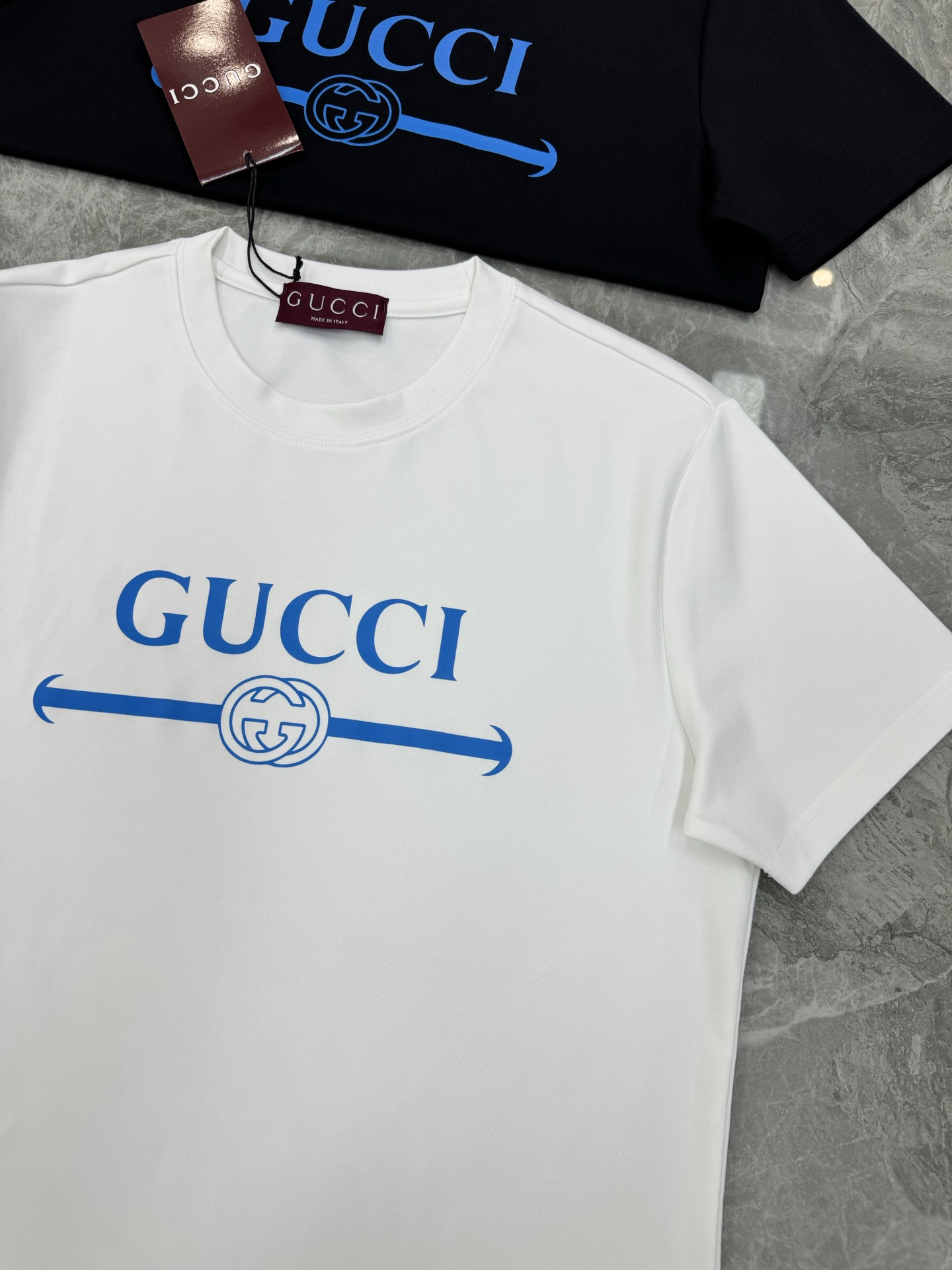 顶级颜值担当！GUCCI古奇新款莫代尔T恤.当季颜值担当.最新花色印花.视觉效果相当奇特！！！所呈现出的